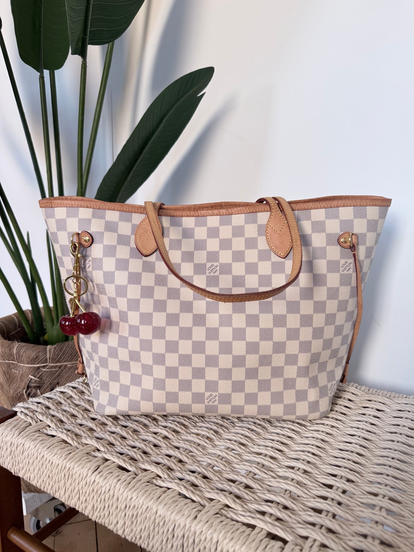 Louis Vuitton Neverfull Damier Azur Rose MM