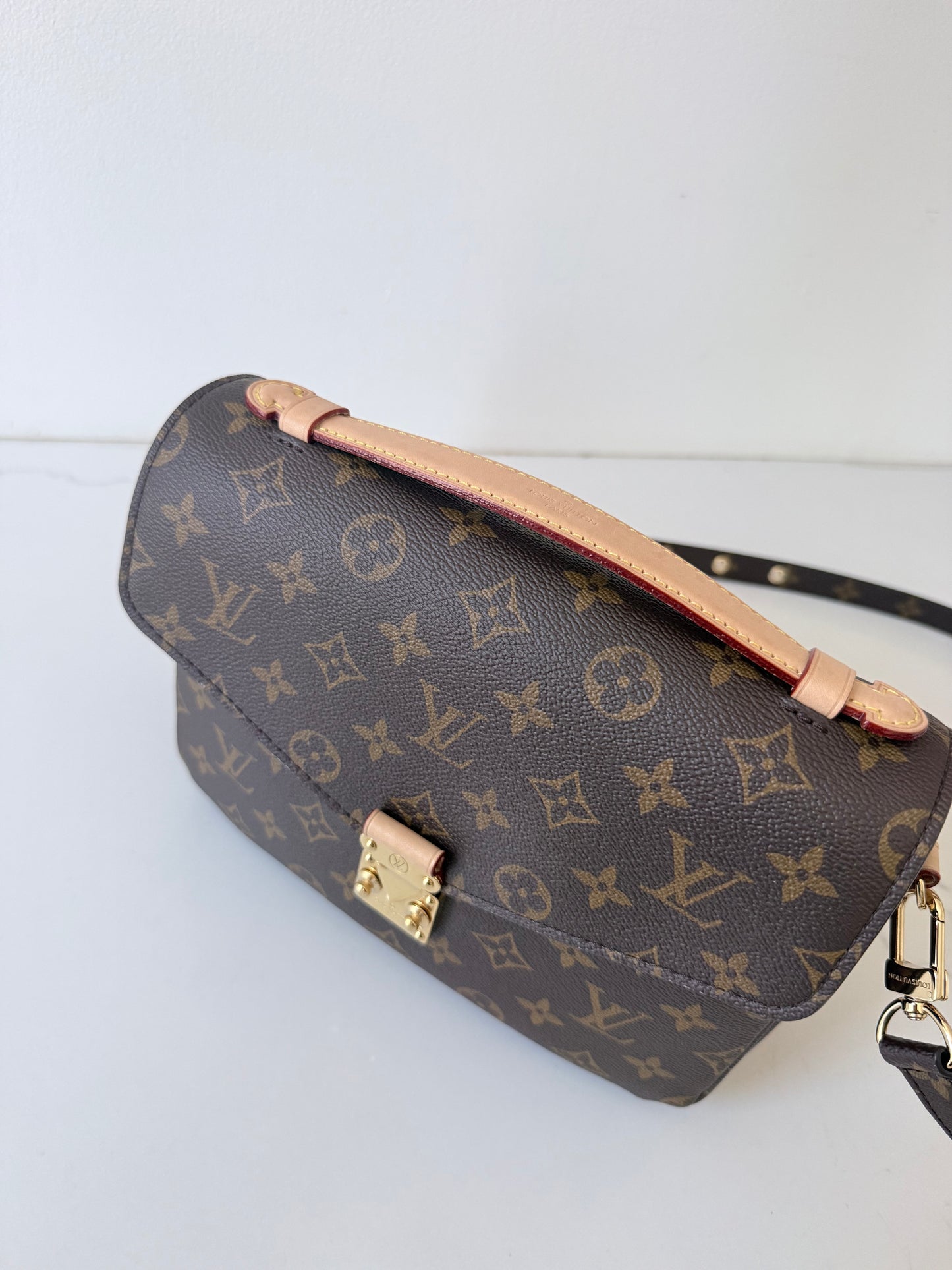 Louis Vuitton Pochette Métis Monogram