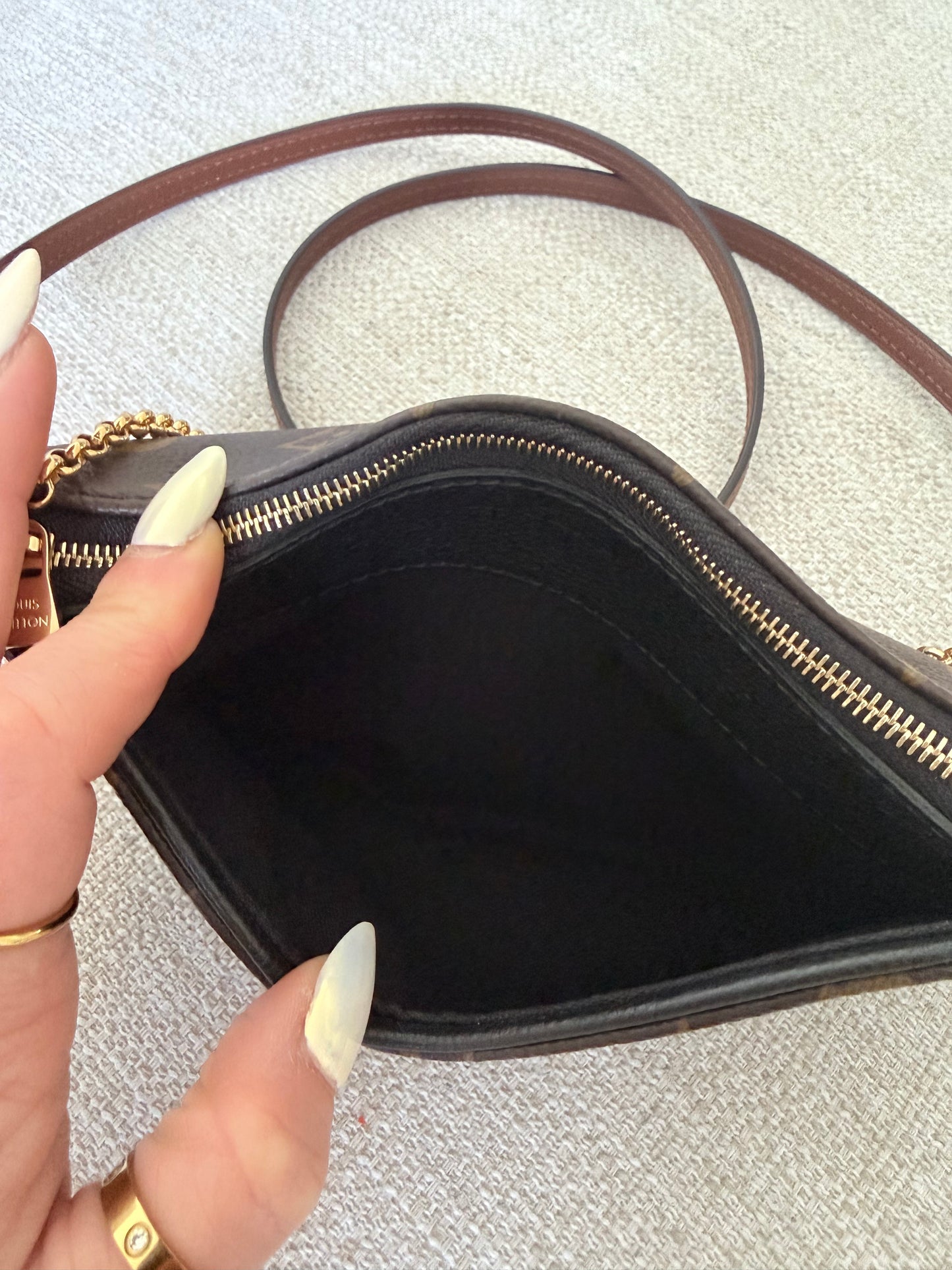 Louis Vuitton Pallas Crossbody Monogram