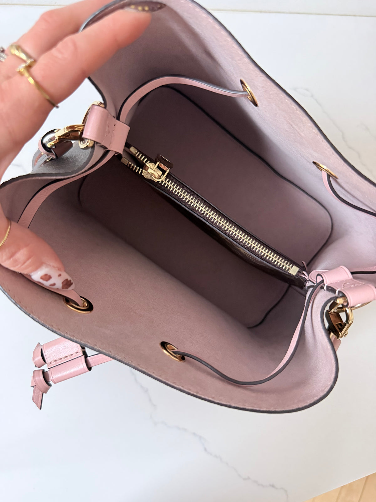 Louis Vuitton NeoNoe Monogram Rose