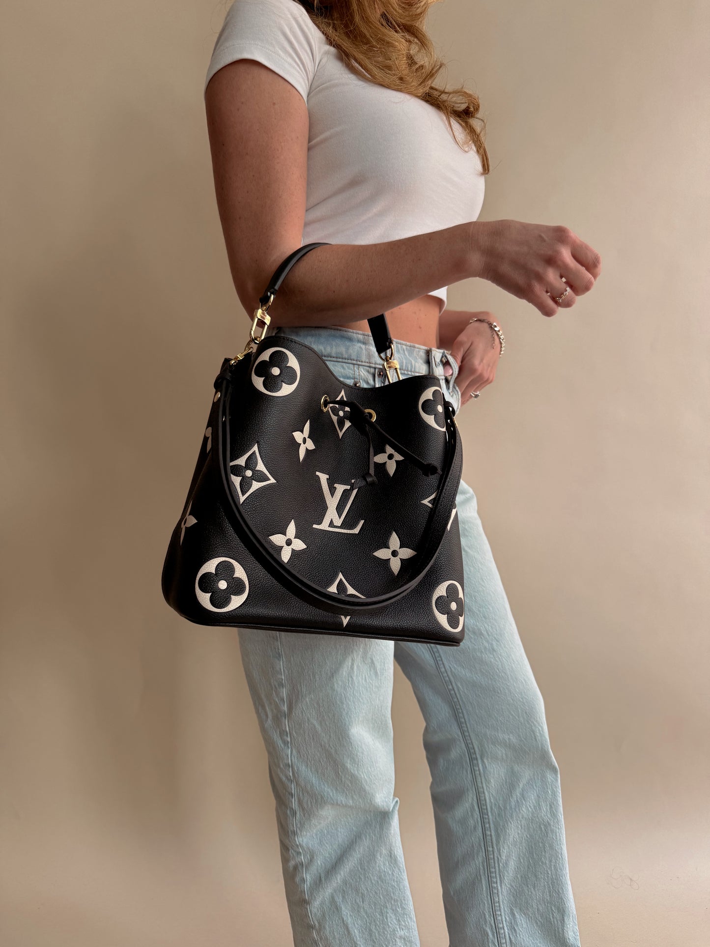 Louis Vuitton NéoNoé MM Bucket Bag Bicolor Monogram Empreinte