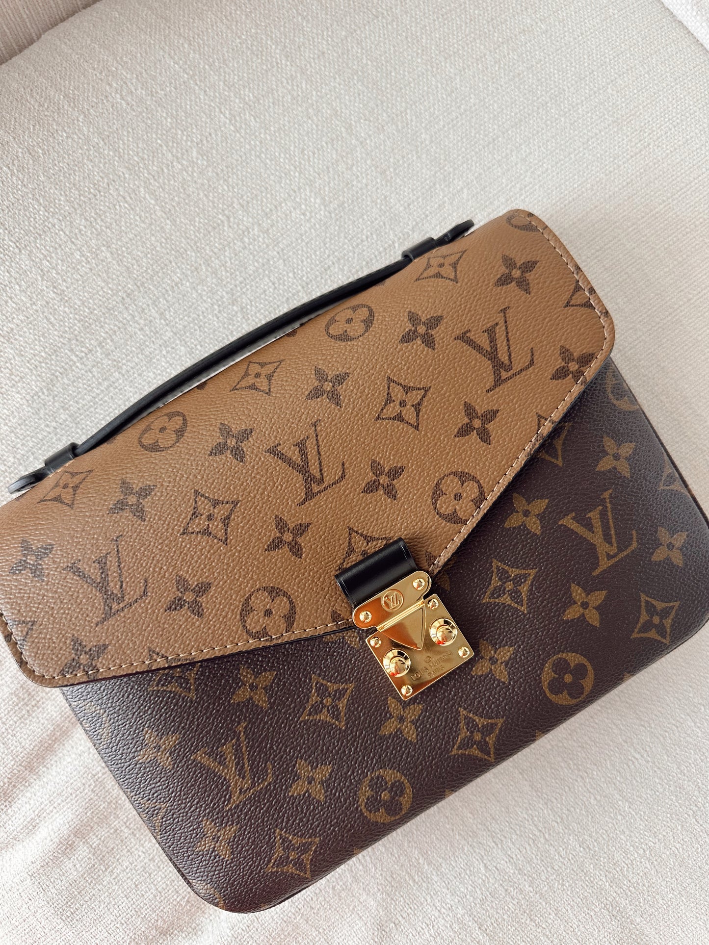 Louis Vuitton Reverse Monogram Metis Pochette