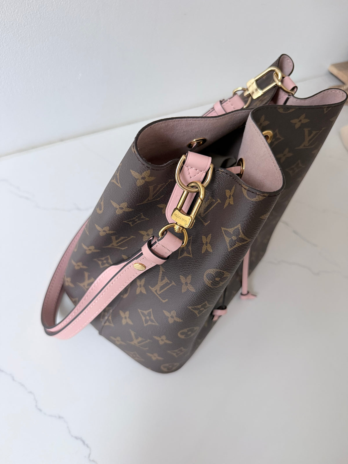Louis Vuitton NeoNoe Monogram Rose