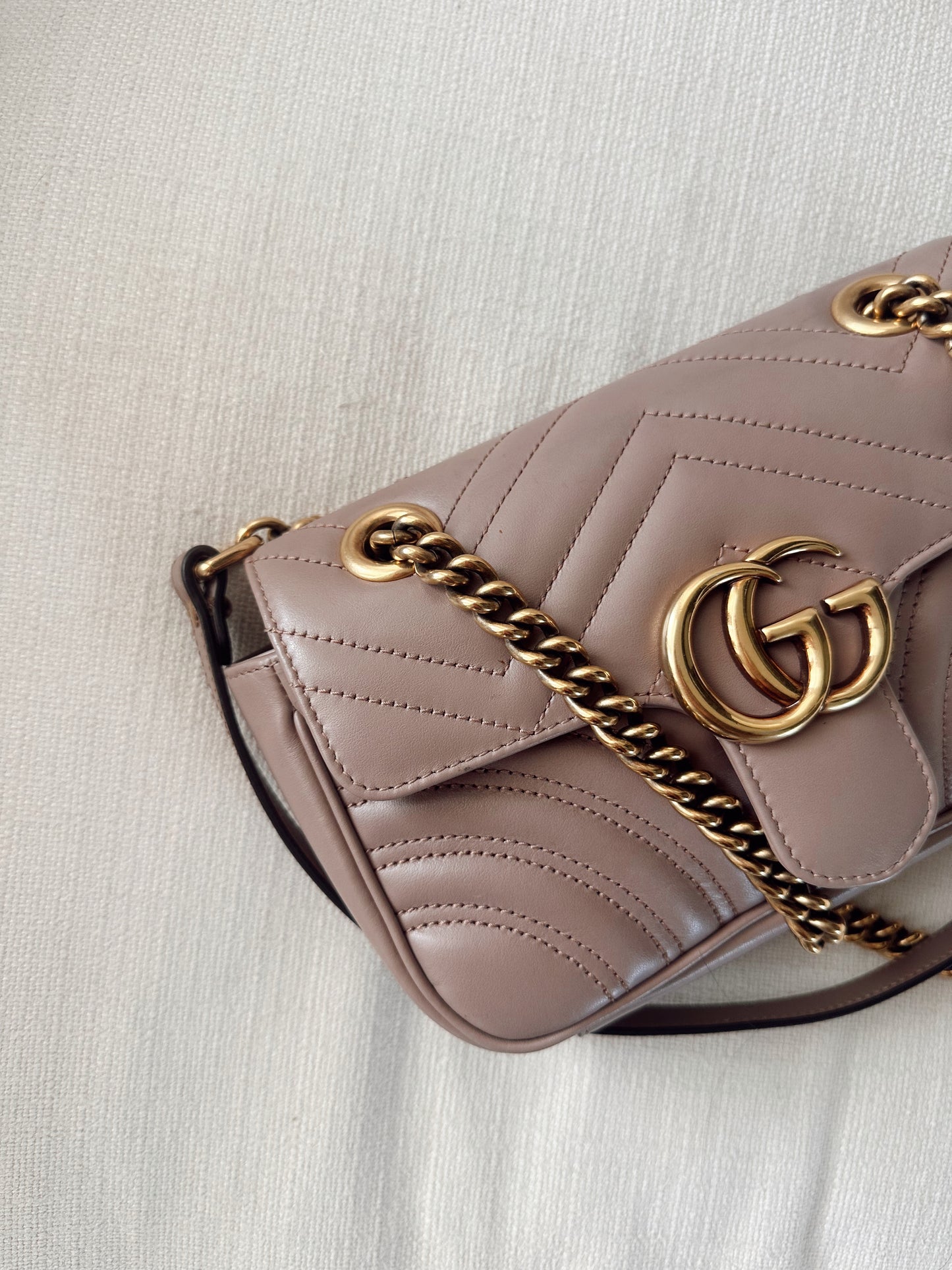 GUCCI Marmont Shoulder Bag