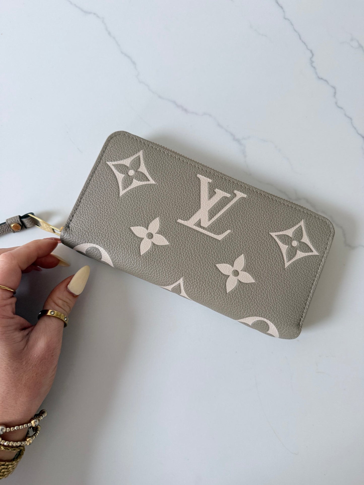 Louis Vuitton Zippy Wallet Leather Empreinte Dove/Cream