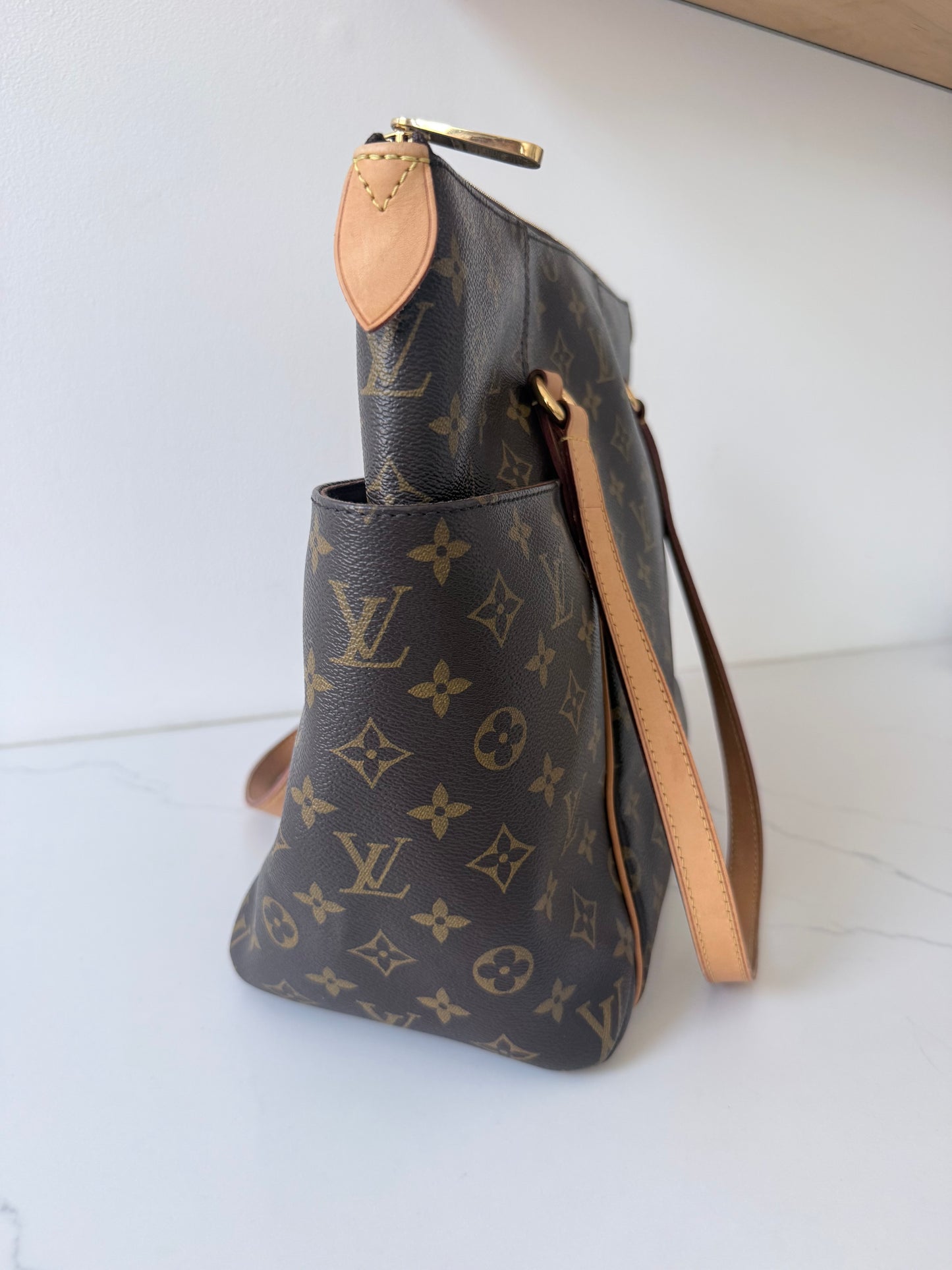Louis Vuitton Monogram Totally MM