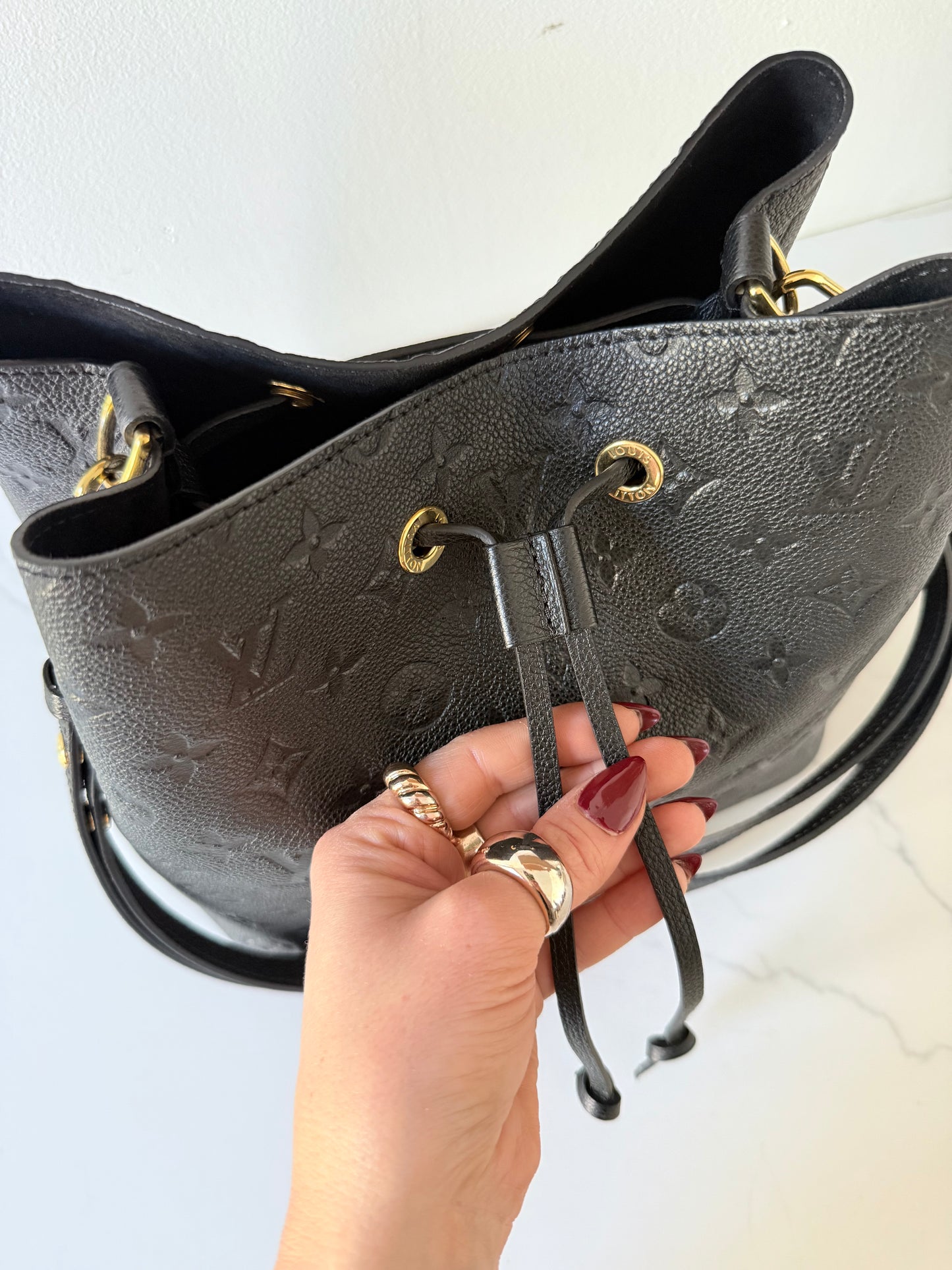 Louis Vuitton NéoNoé MM Bucket Bag Monogram Empreinte