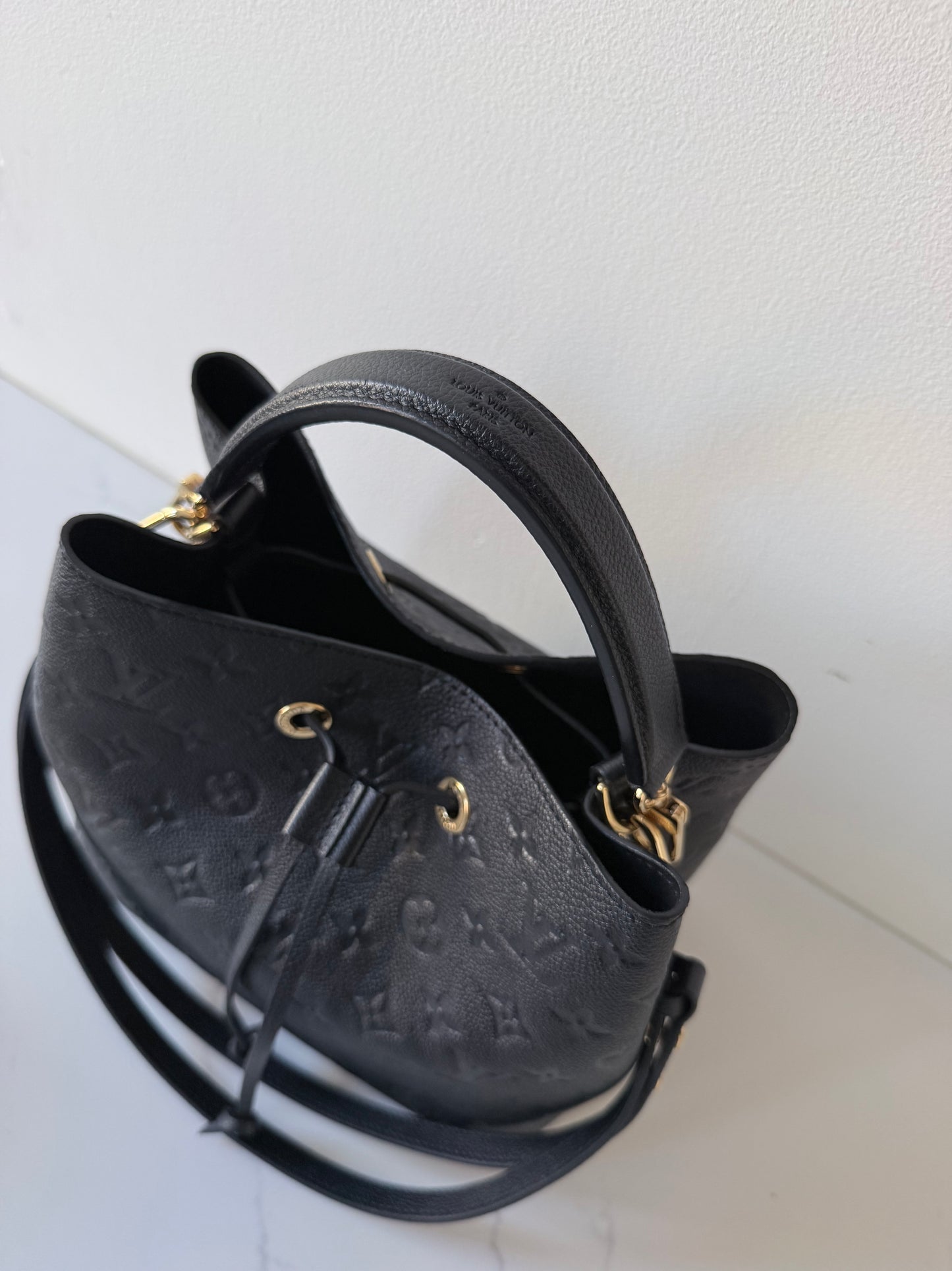 Louis Vuitton NéoNoé MM Bucket Bag Monogram Empreinte