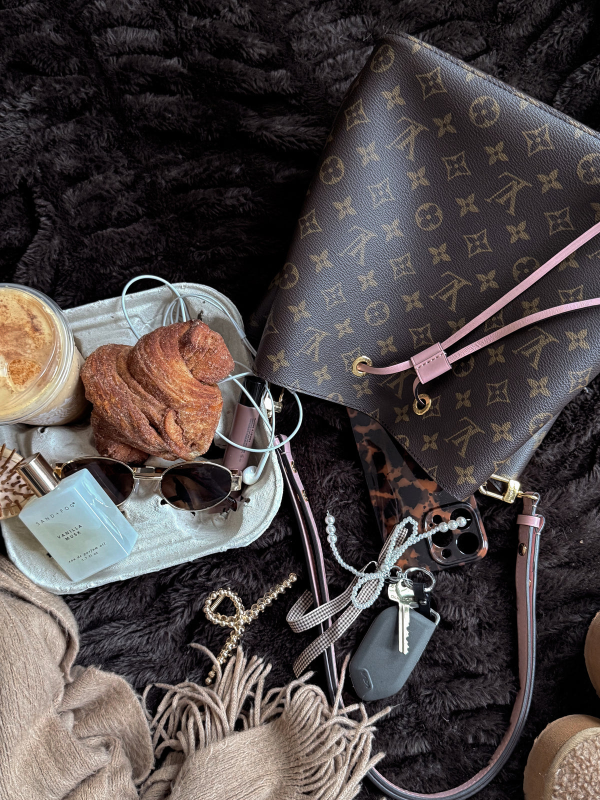 Louis Vuitton NeoNoe Monogram Rose