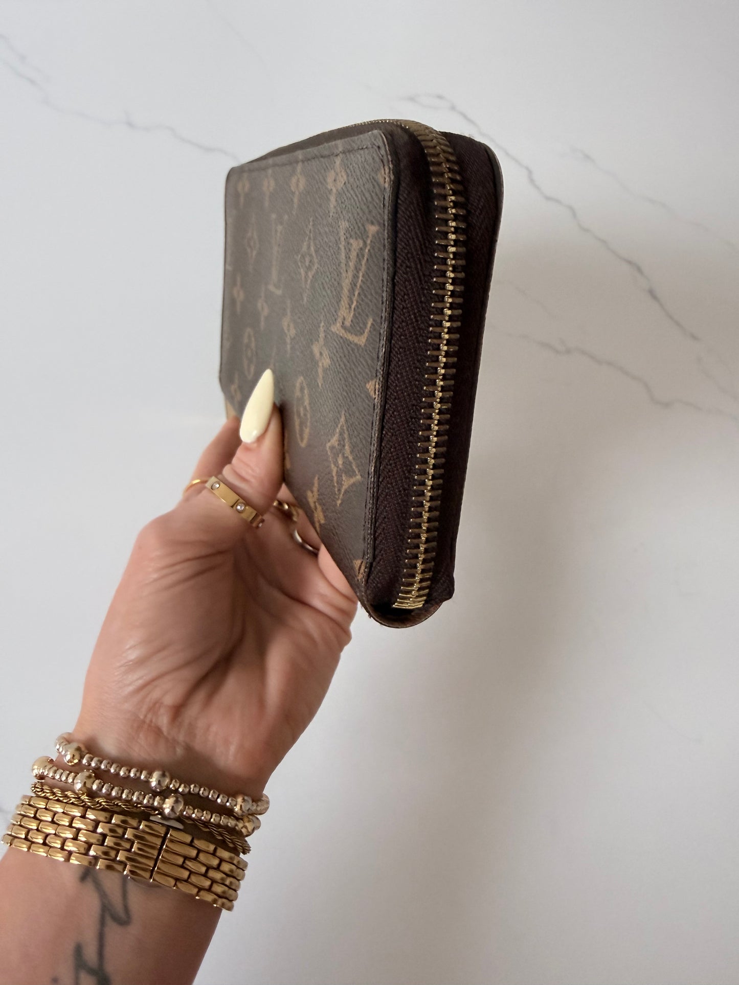 Louis Vuitton Monogram Zippy Wallet