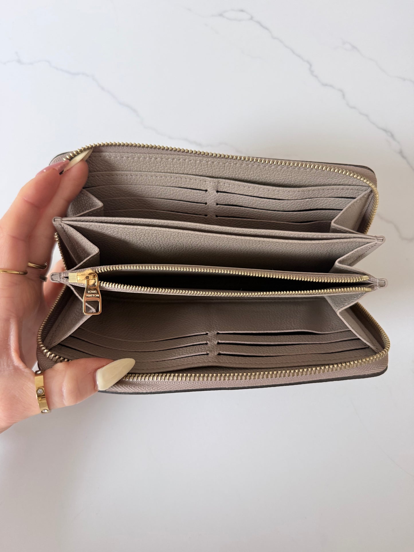 Louis Vuitton Zippy Wallet Leather Empreinte Dove/Cream