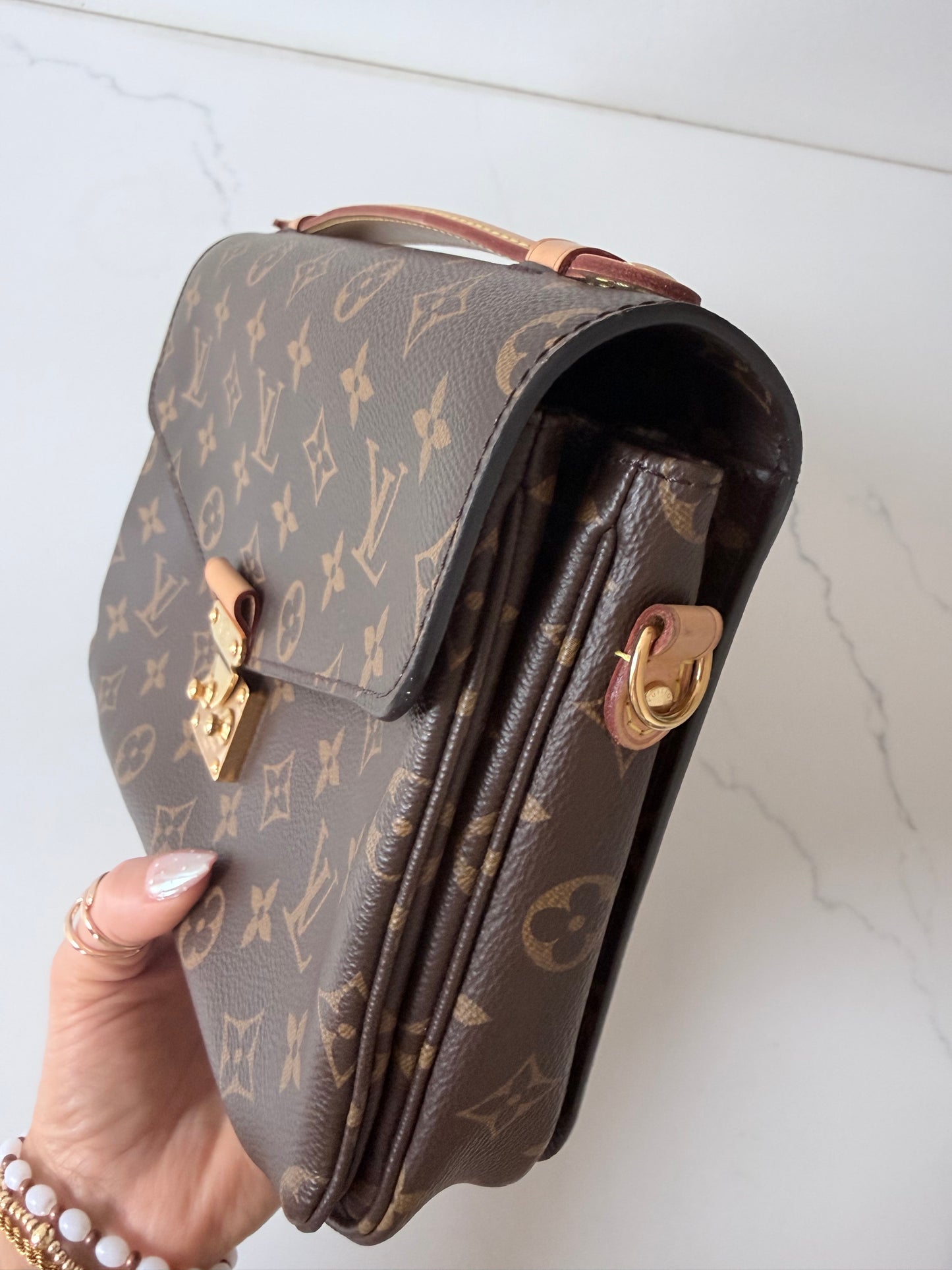 Louis Vuitton Pochette Métis Monogram