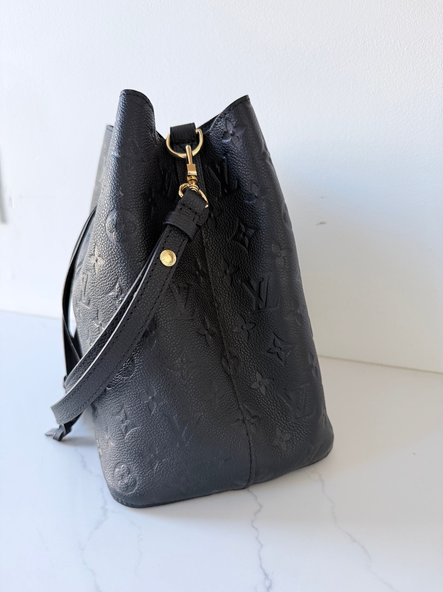 Louis Vuitton NéoNoé MM Bucket Bag Monogram Empreinte