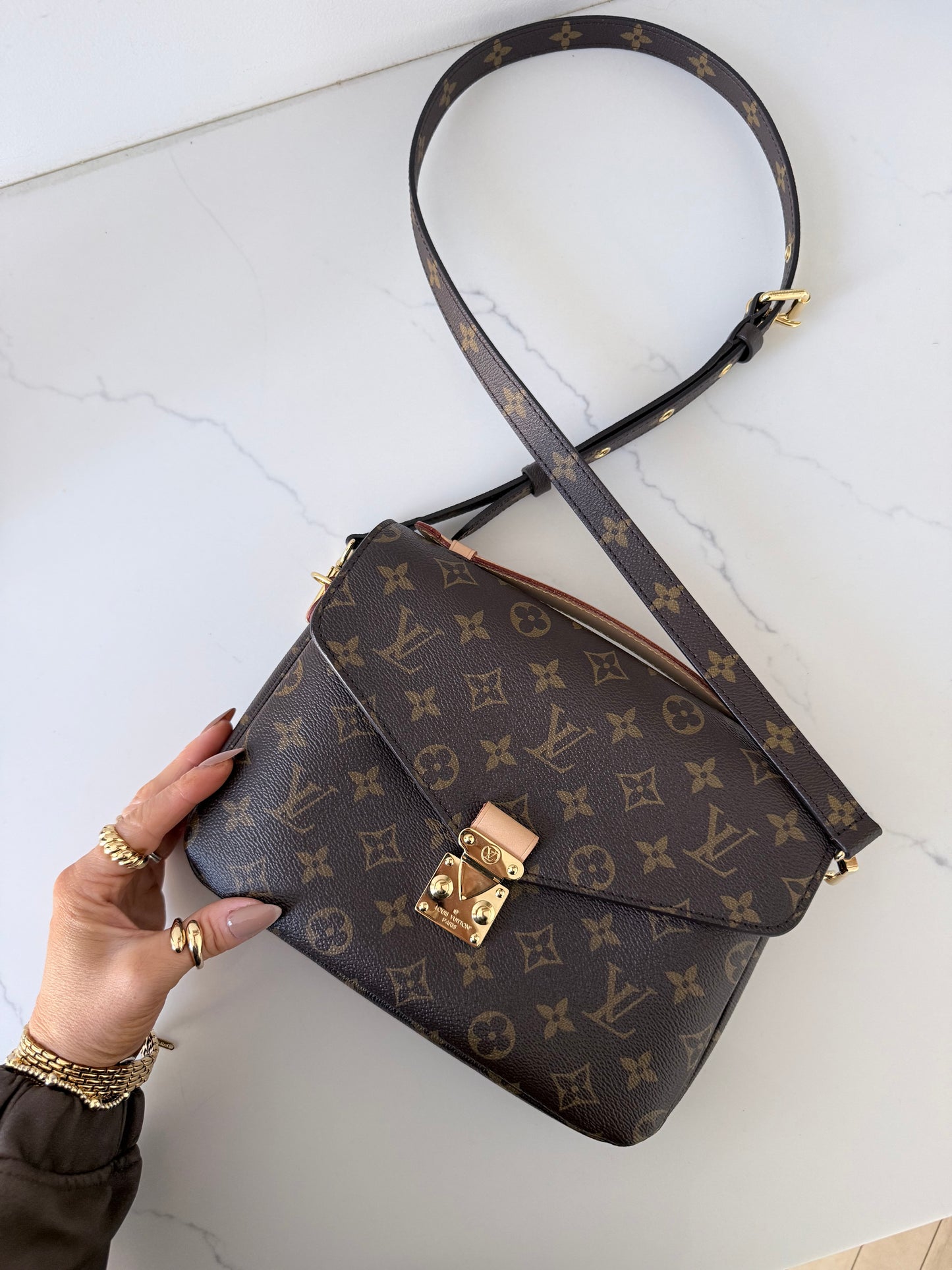 Louis Vuitton Pochette Métis Monogram