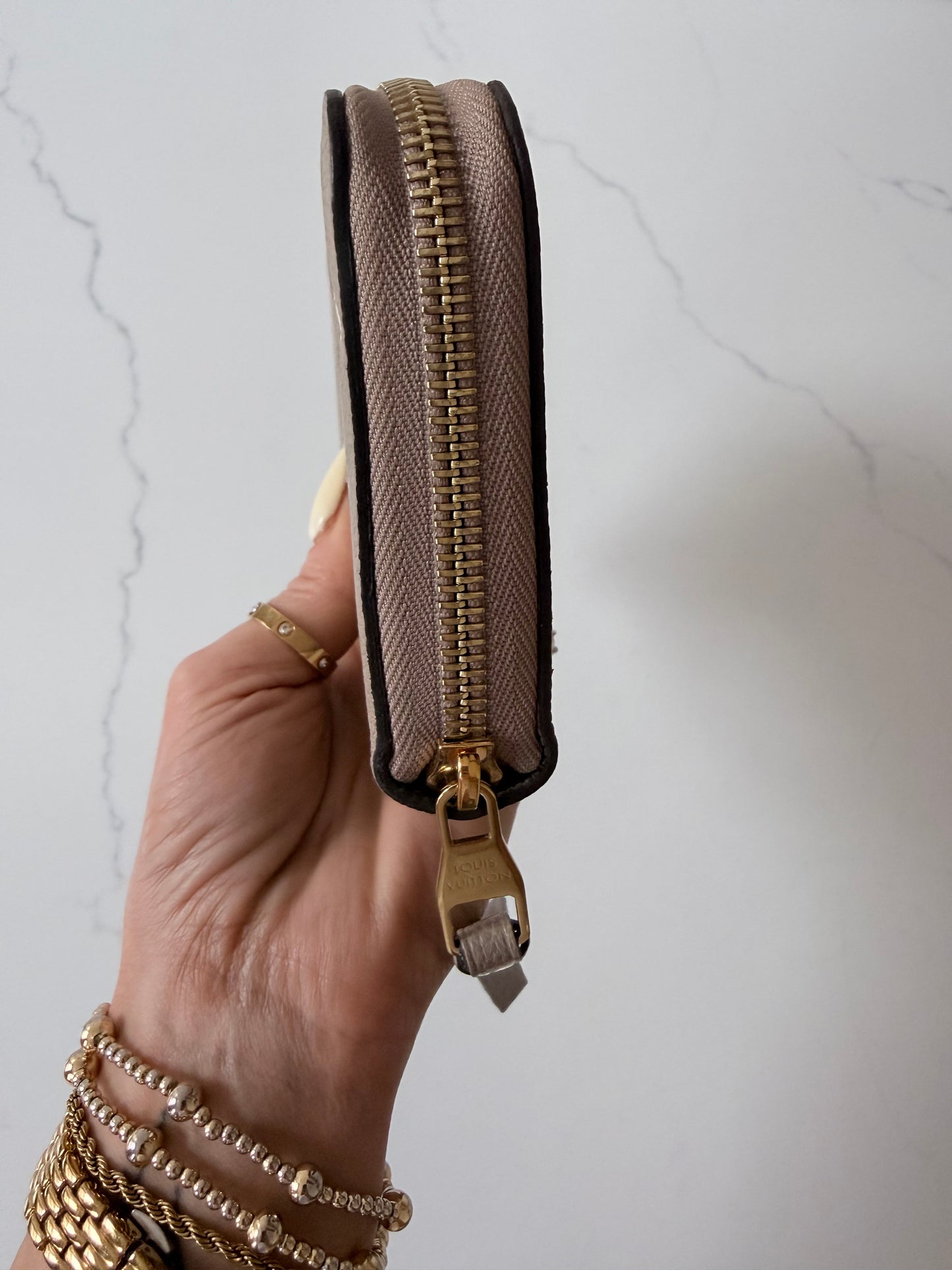 Louis Vuitton Zippy Wallet Leather Empreinte Dove/Cream