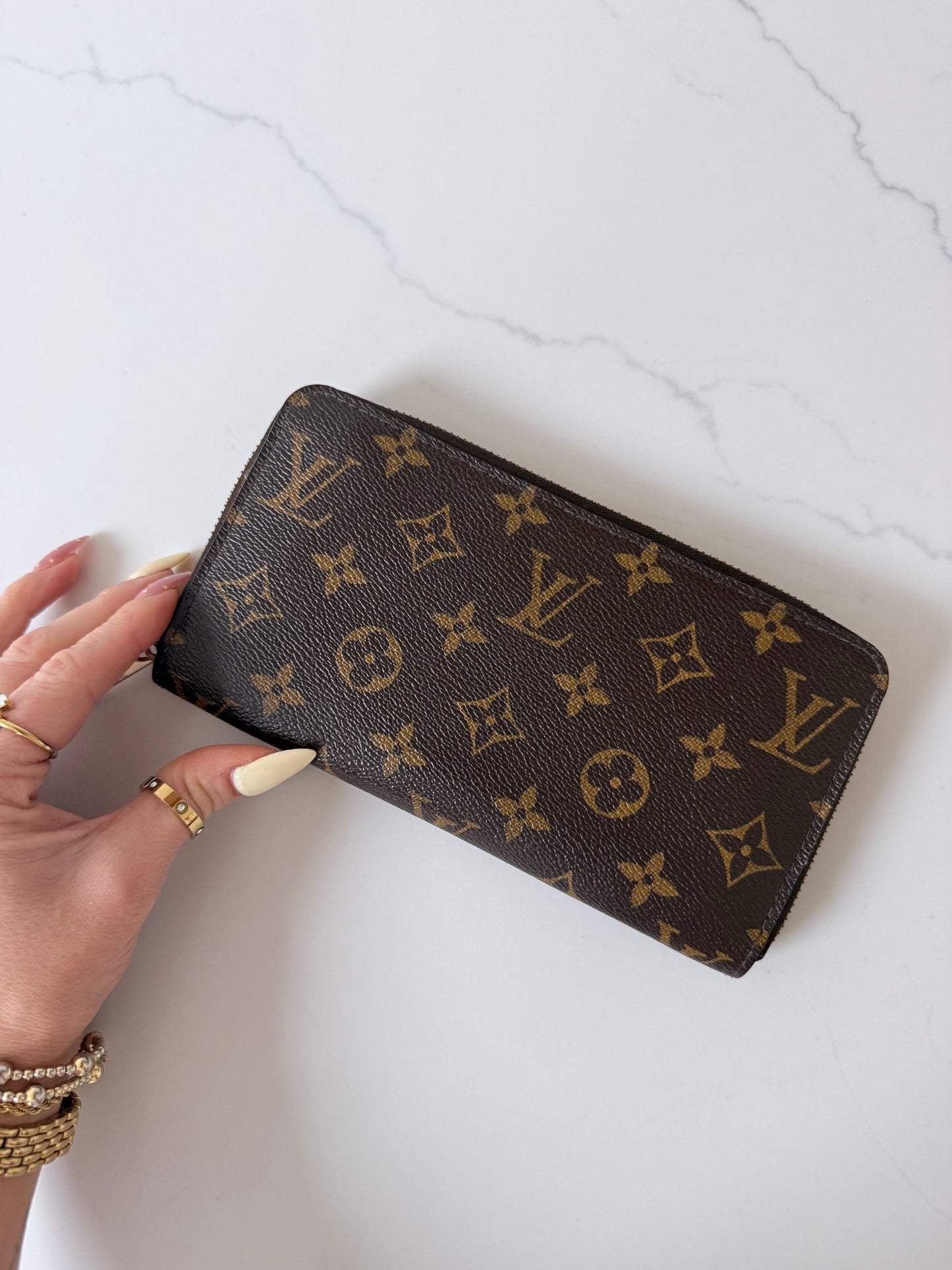 Louis Vuitton Monogram Zippy Wallet