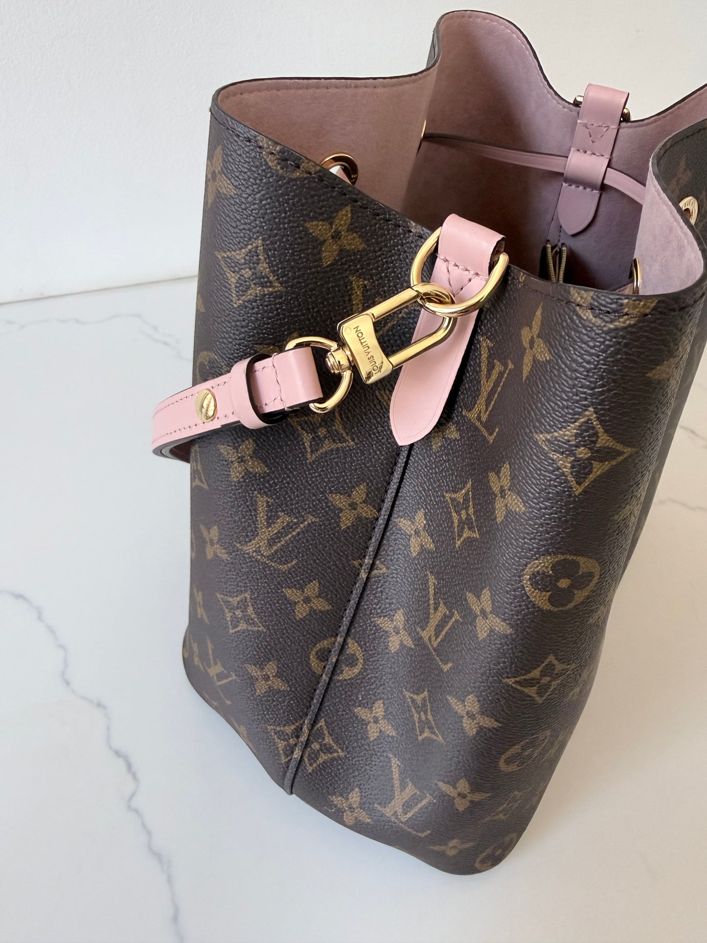 Louis Vuitton NeoNoe Monogram Rose