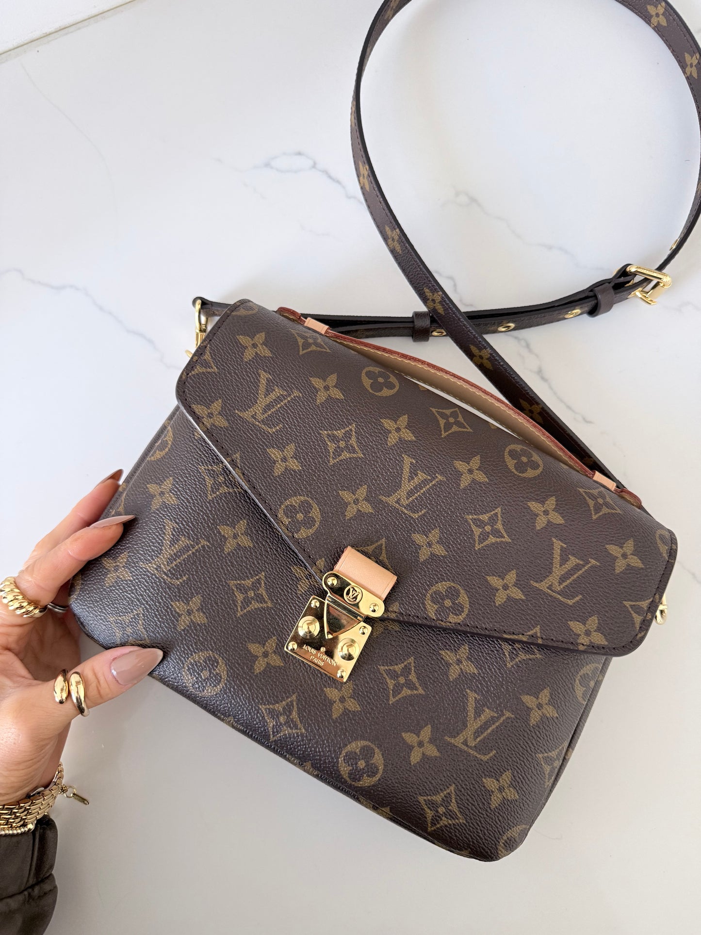 Louis Vuitton Pochette Métis Monogram