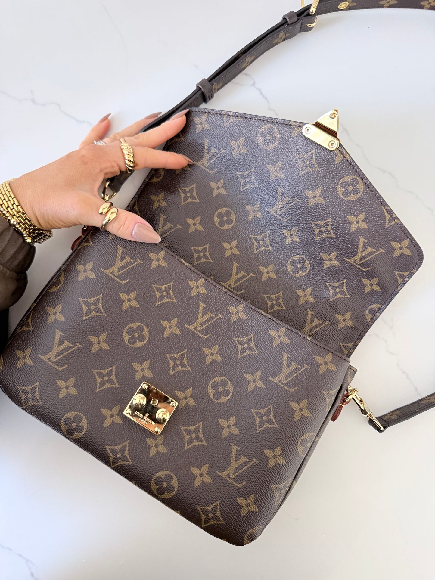 Louis Vuitton Pochette Métis Monogram