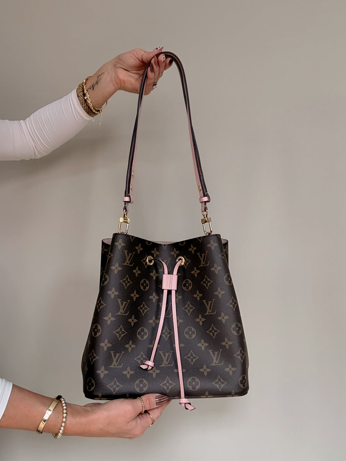 Louis Vuitton NeoNoe Monogram Rose