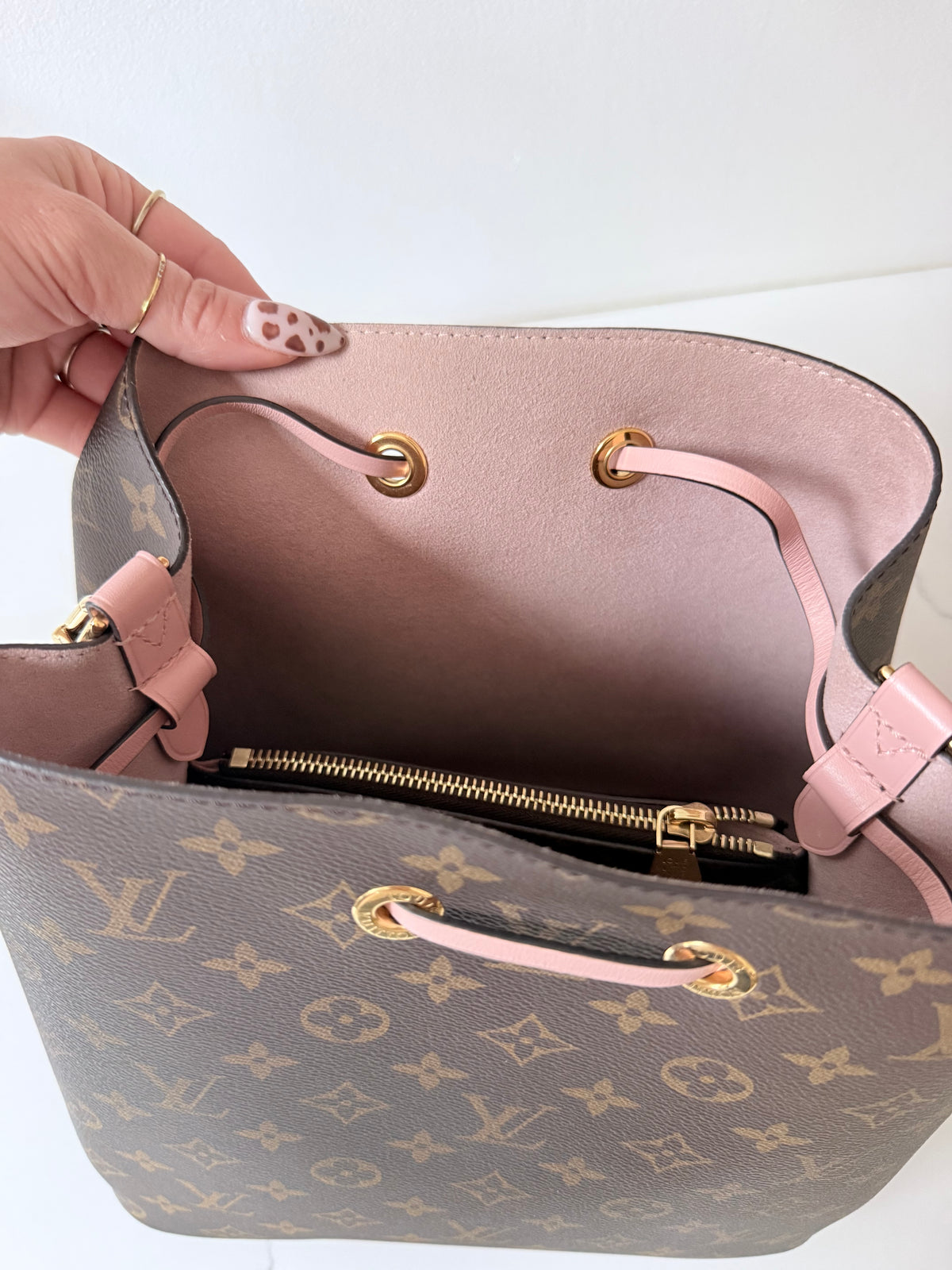 Louis Vuitton NeoNoe Monogram Rose
