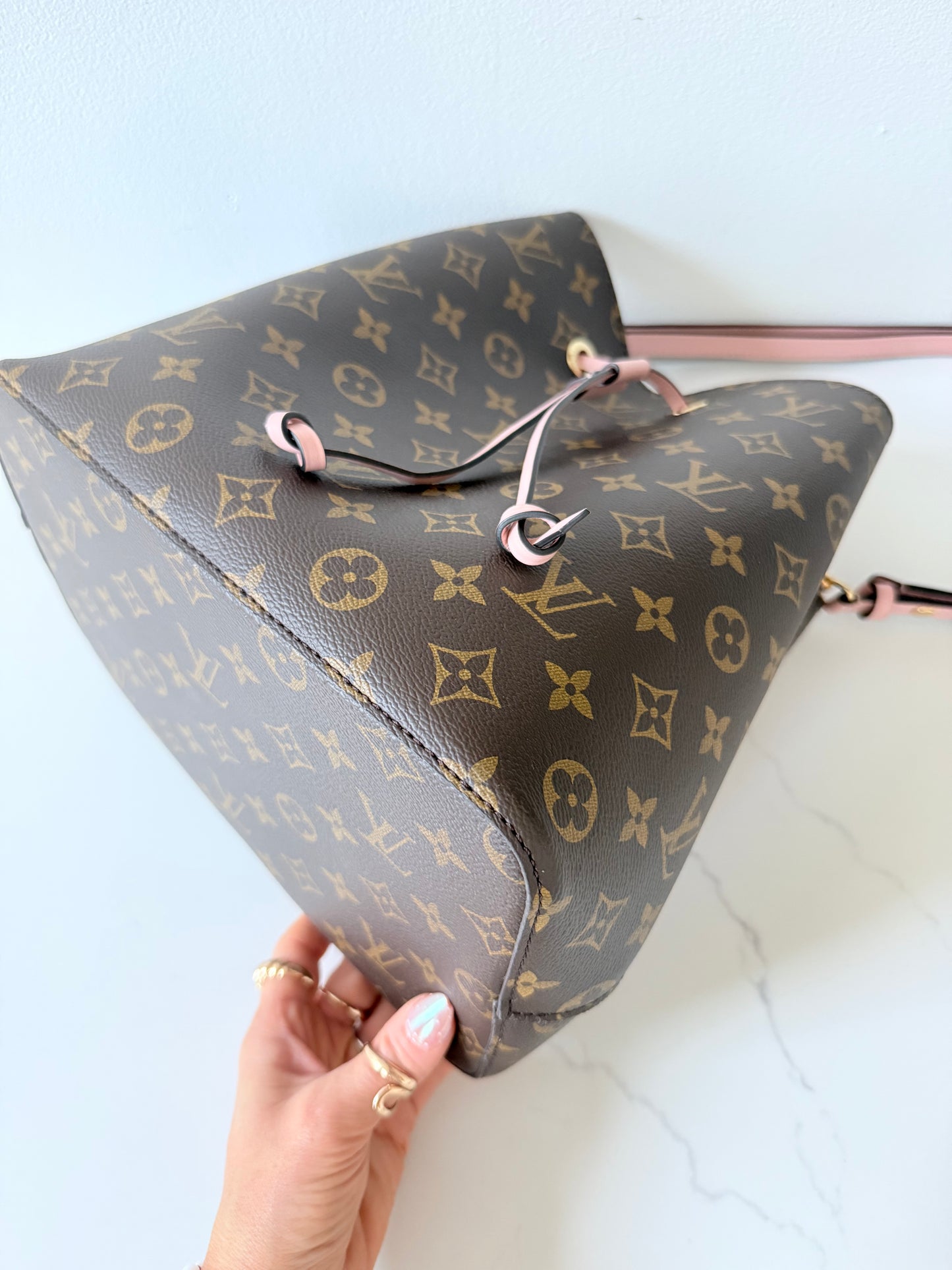 Louis Vuitton NeoNoe Monogram Pink
