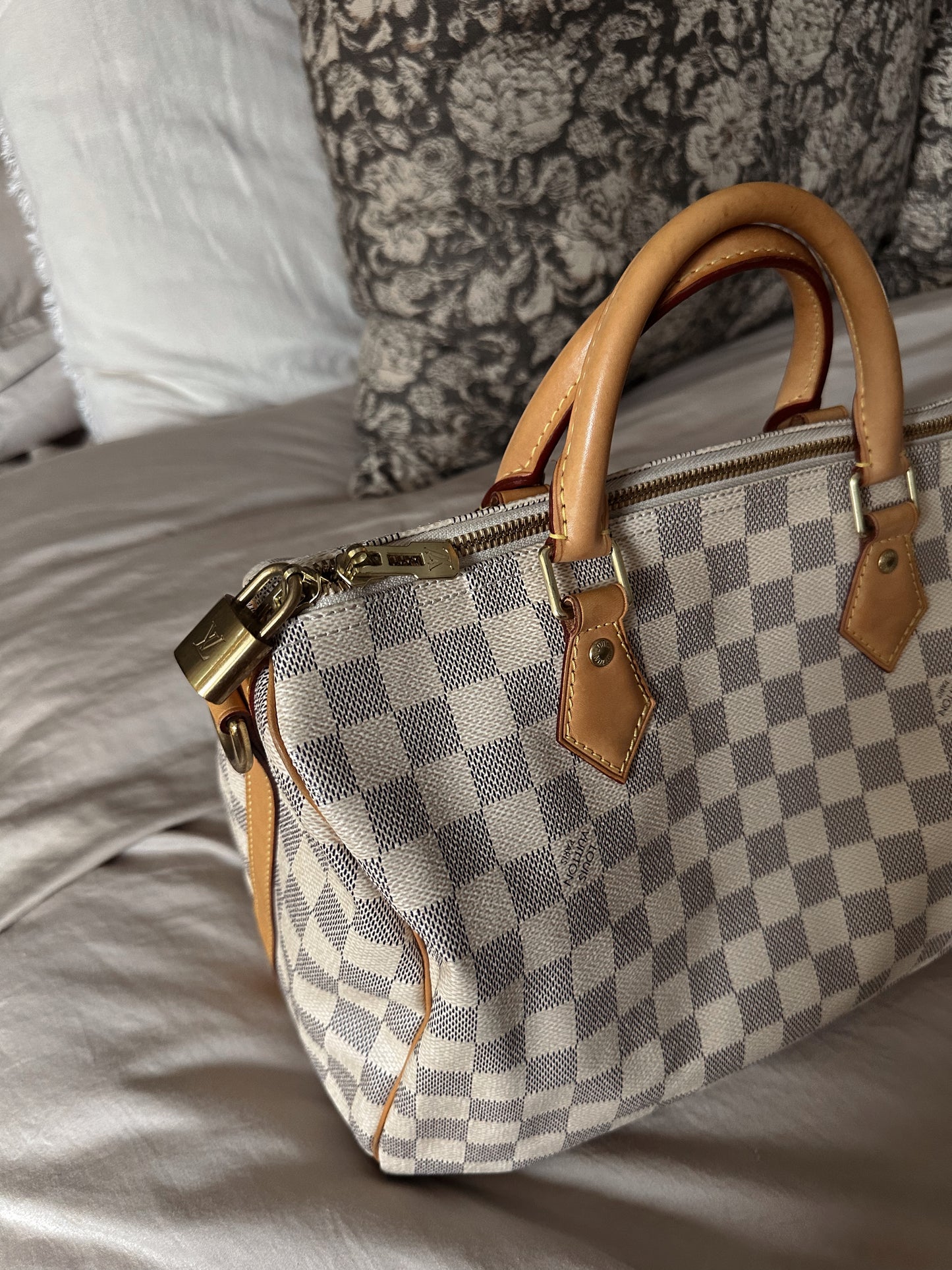 Louis Vuitton Speedy 30