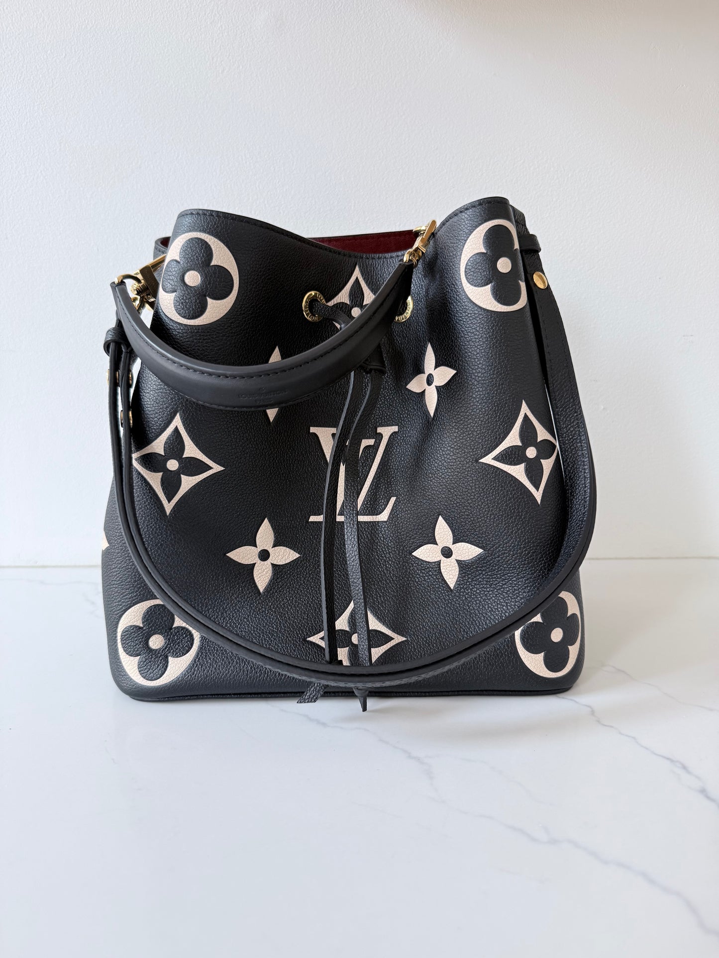Louis Vuitton NéoNoé MM Bucket Bag Bicolor Monogram Empreinte