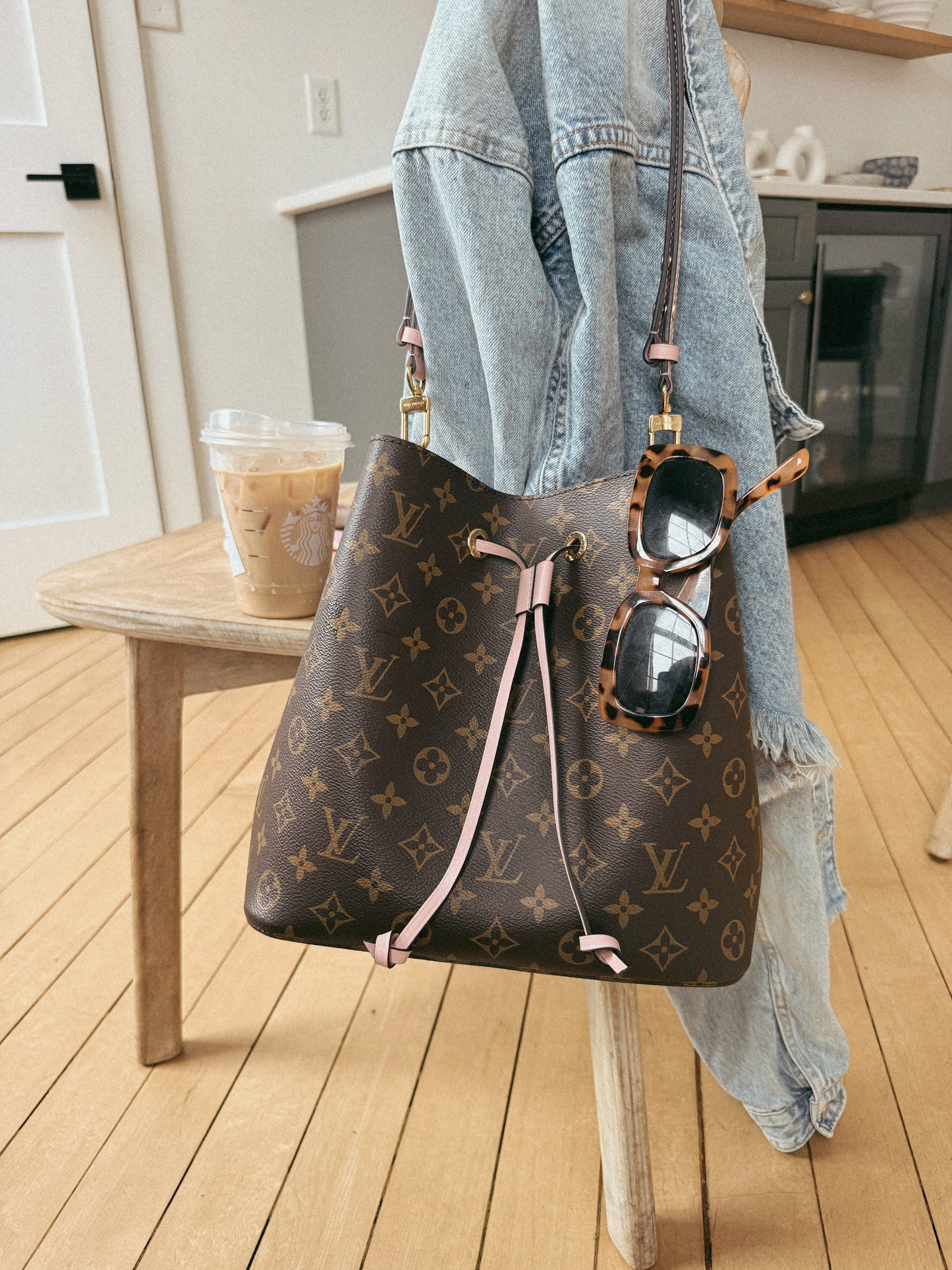 Louis Vuitton NeoNoe Monogram Pink