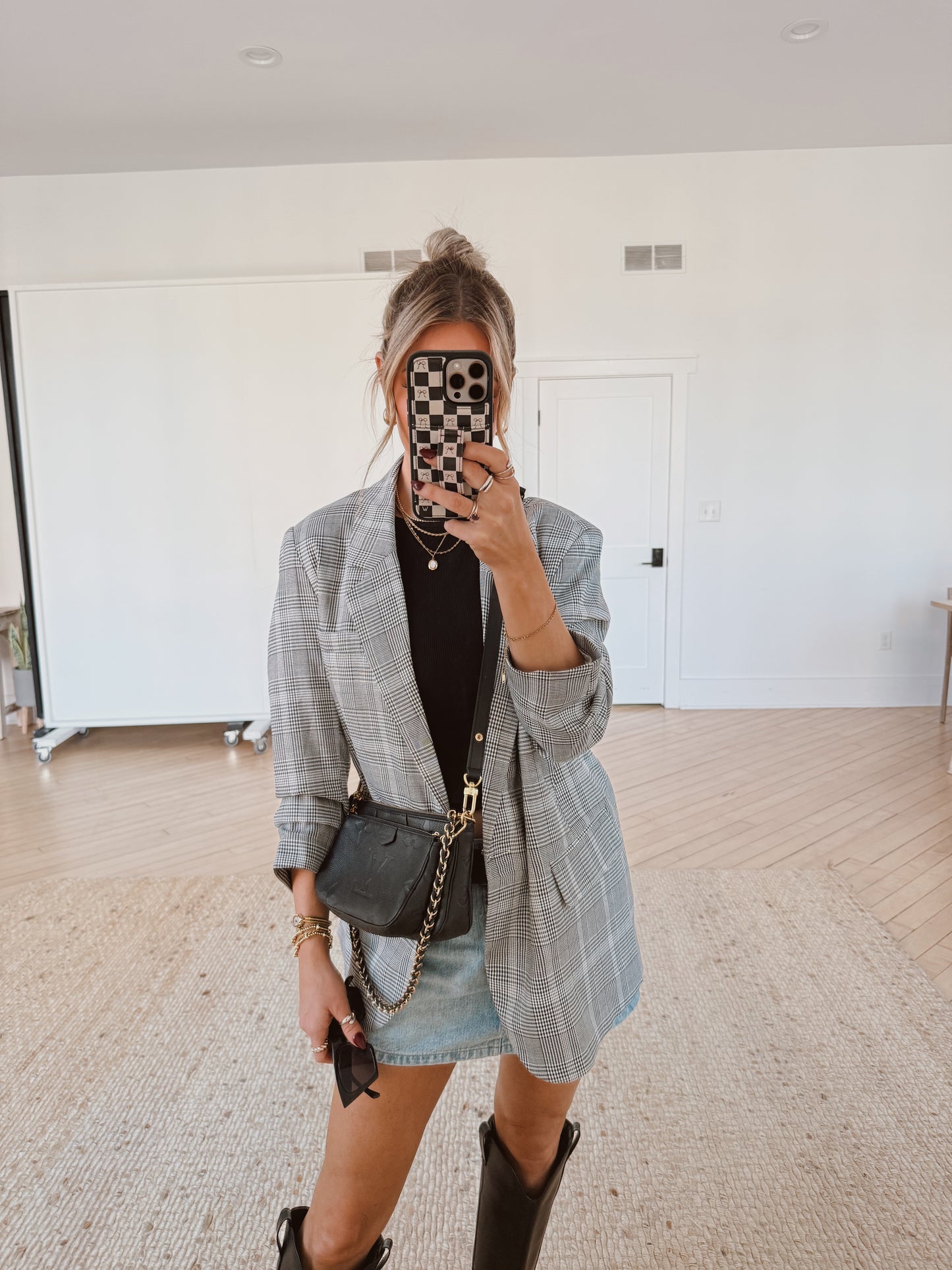 Louis Vuitton Multi Pochette Accessoires Monogram Empreinte