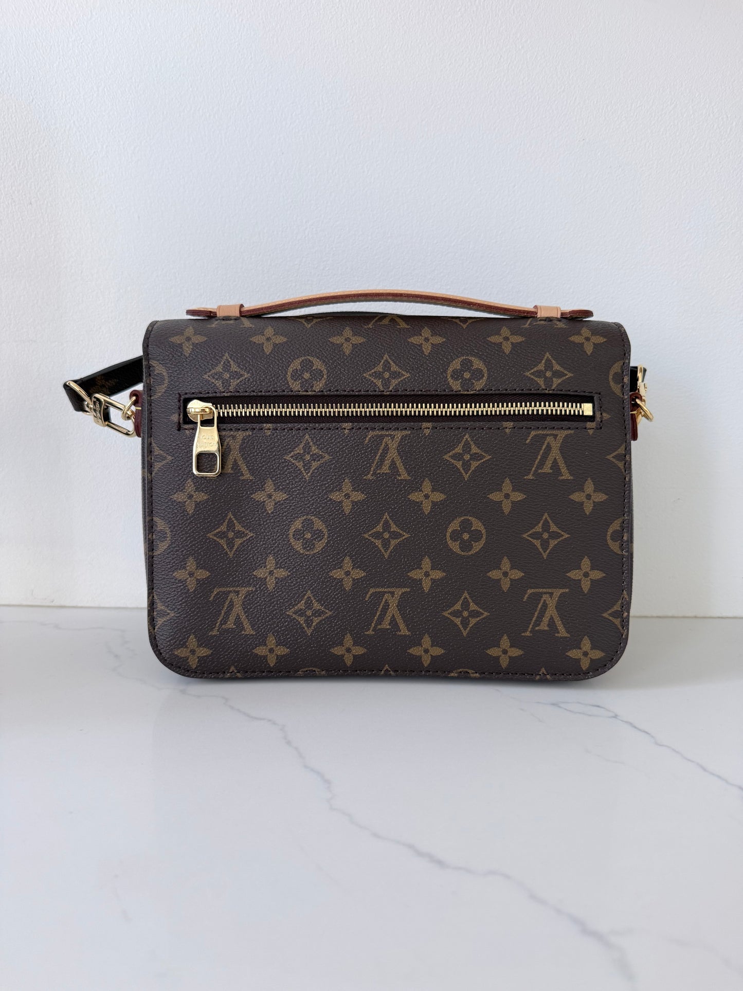 Louis Vuitton Pochette Métis Monogram