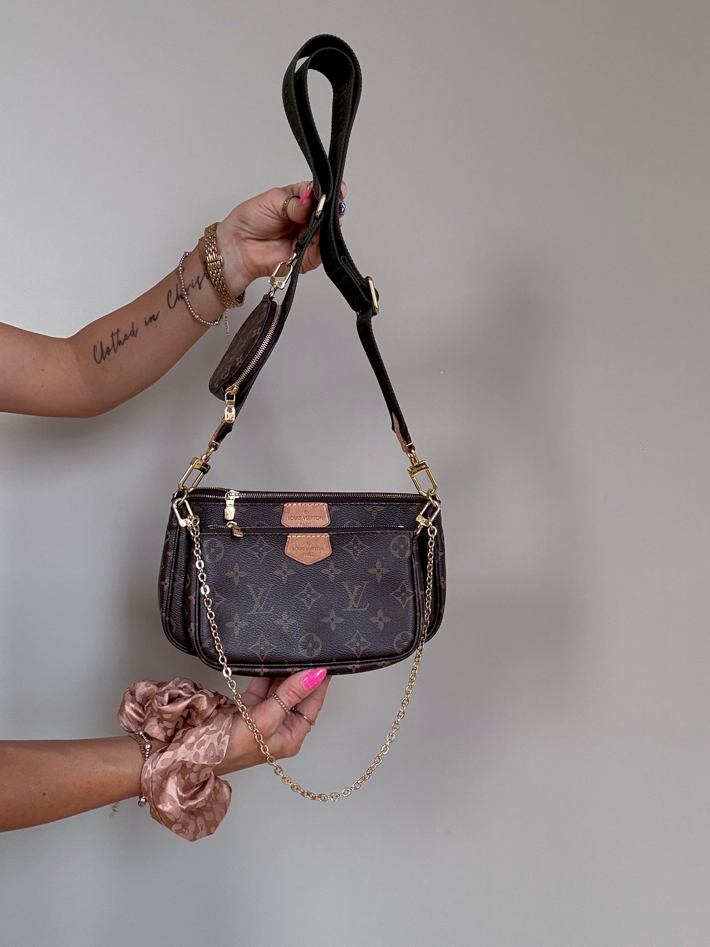 Louis Vuitton Multi Pochette Accessoires Kaki
