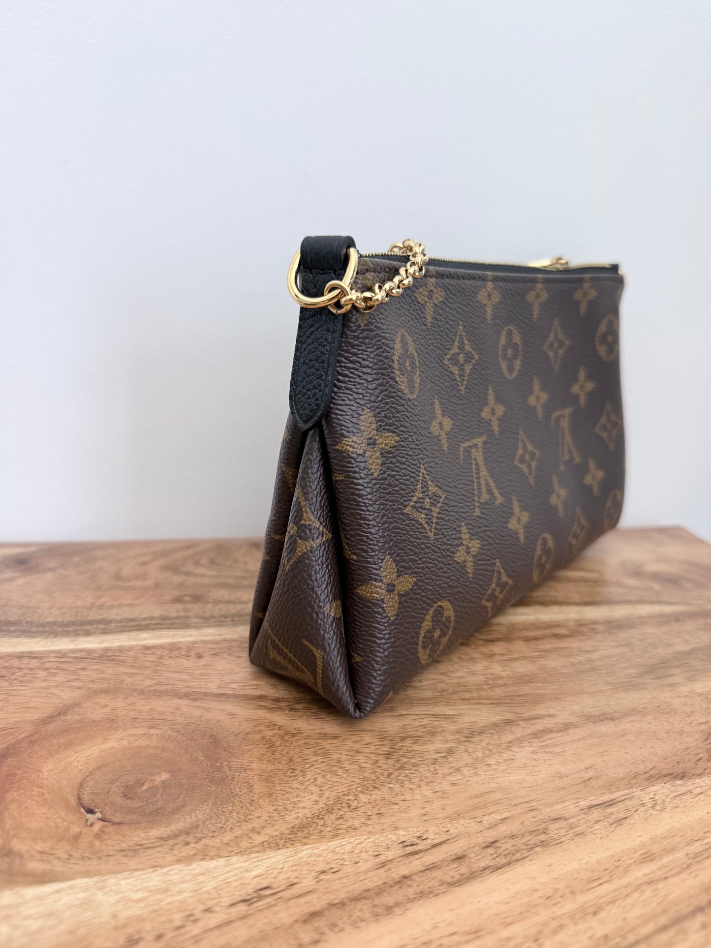 Louis Vuitton Pallas Crossbody Monogram