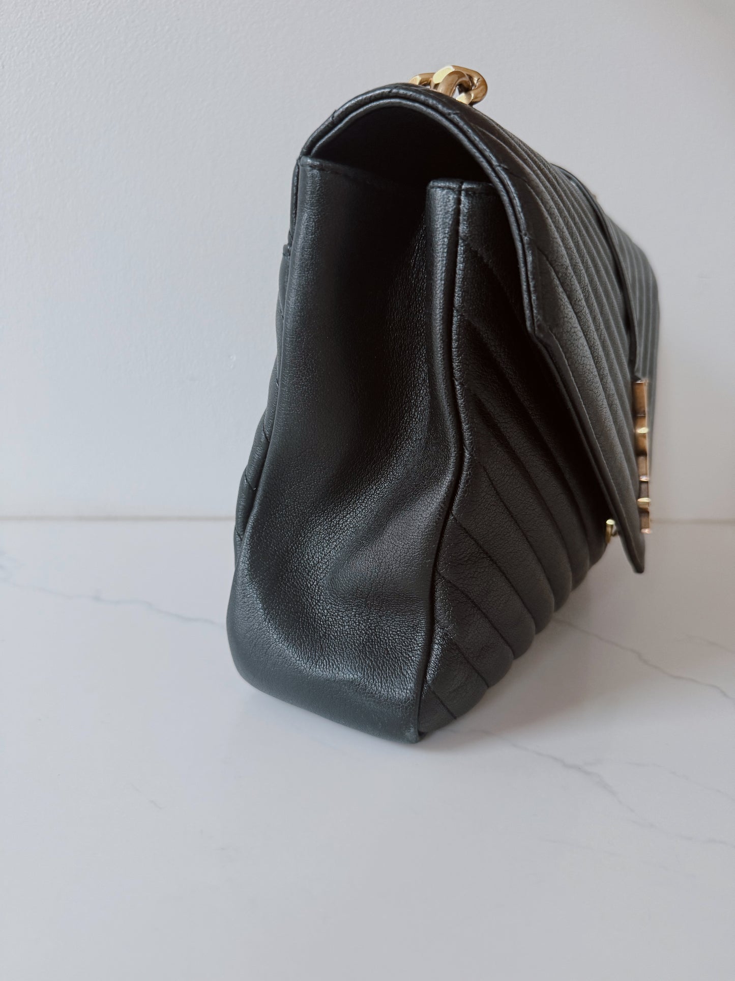 YSL Classic Monogram College Bag
Matelasse Chevron Leather
Large