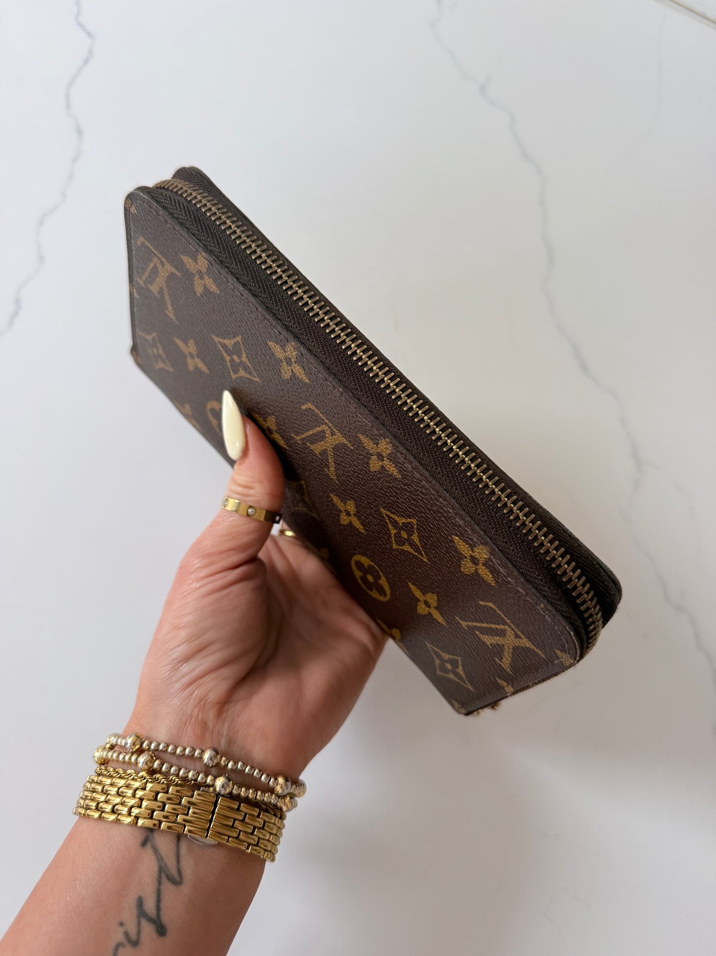 Louis Vuitton Monogram Zippy Wallet