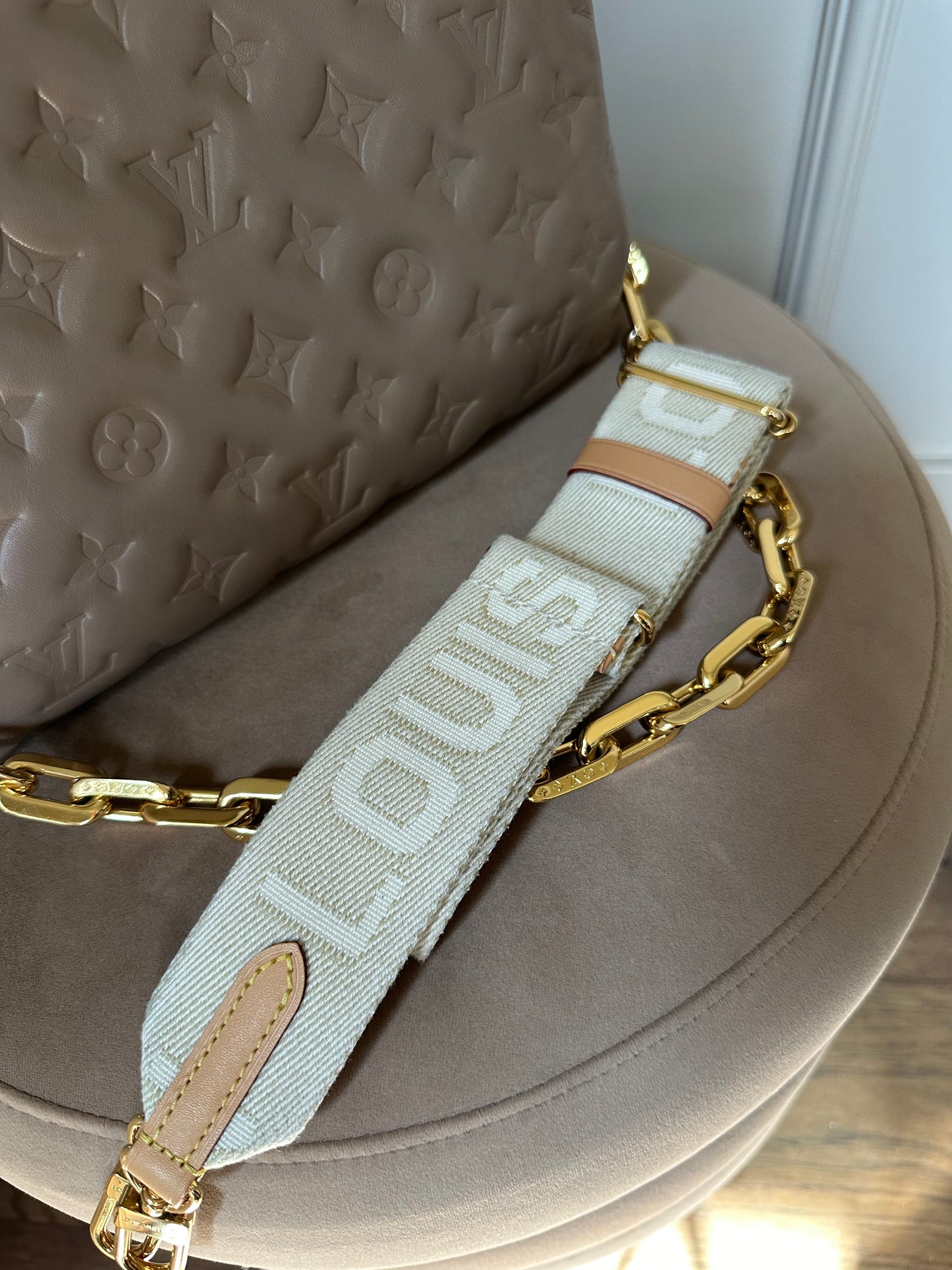 Louis Vuitton Coussin PM Taupe