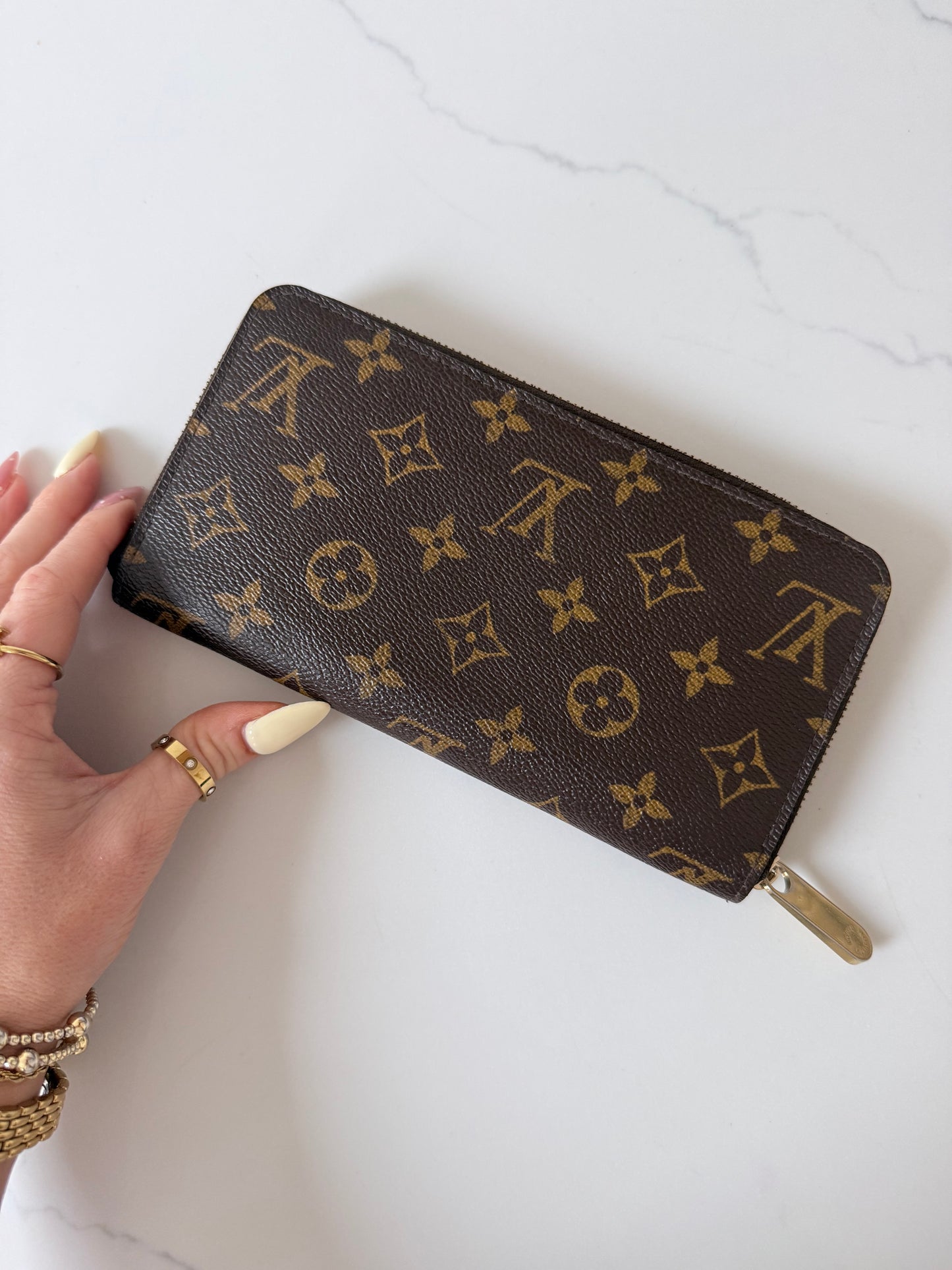 Louis Vuitton Monogram Zippy Wallet