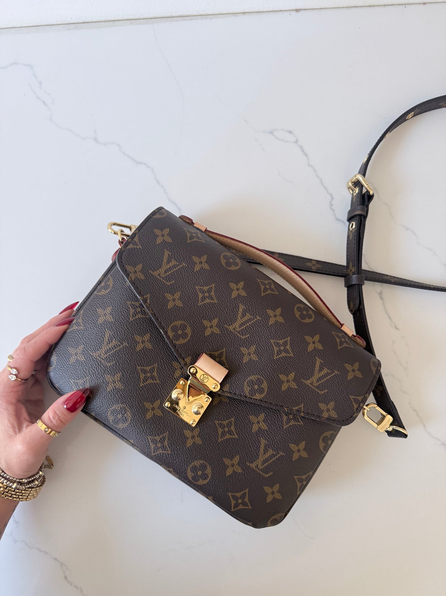 Louis Vuitton Pochette Métis Monogram