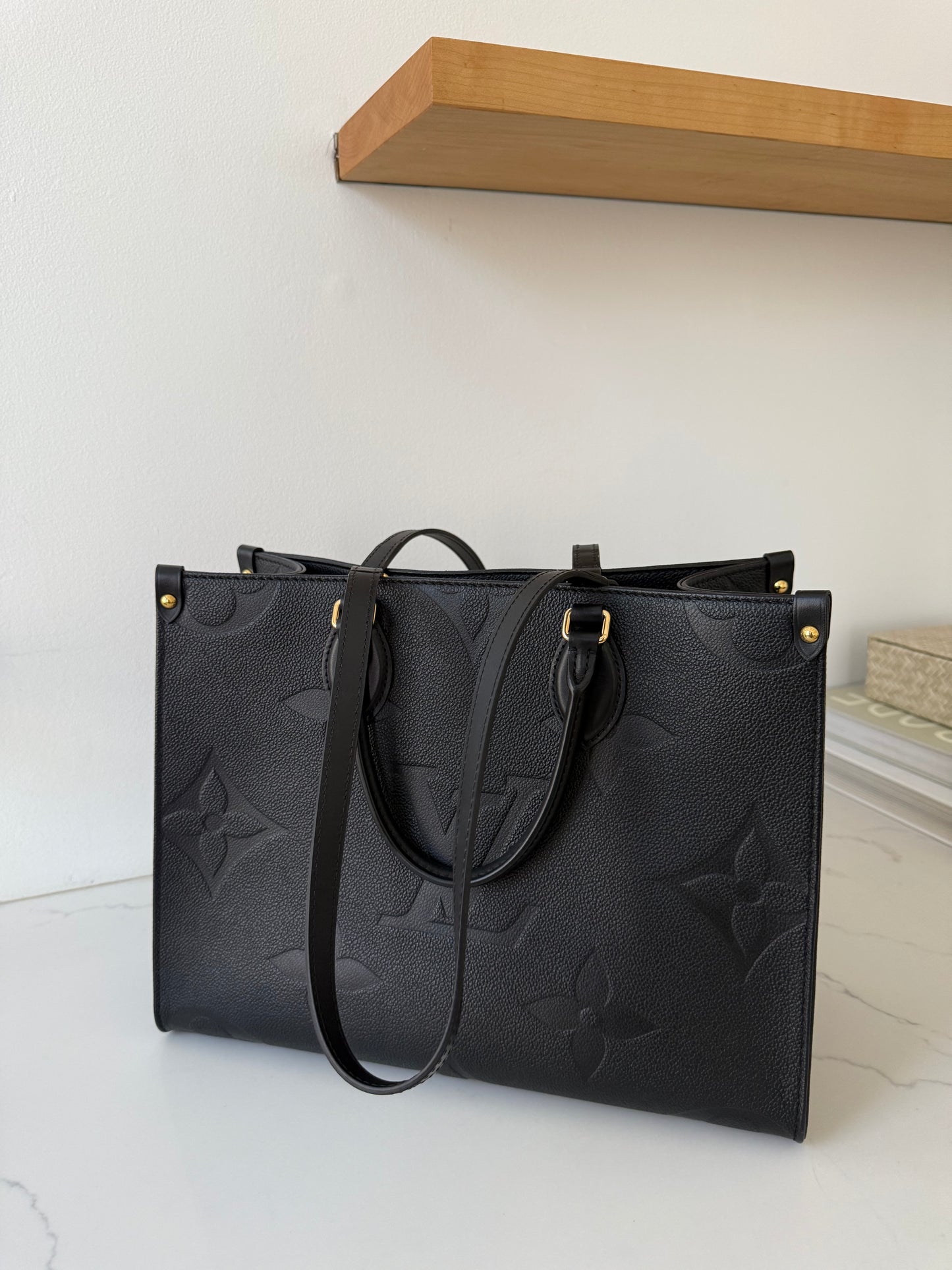 Louis Vuitton On The Go Tote MM Emp
