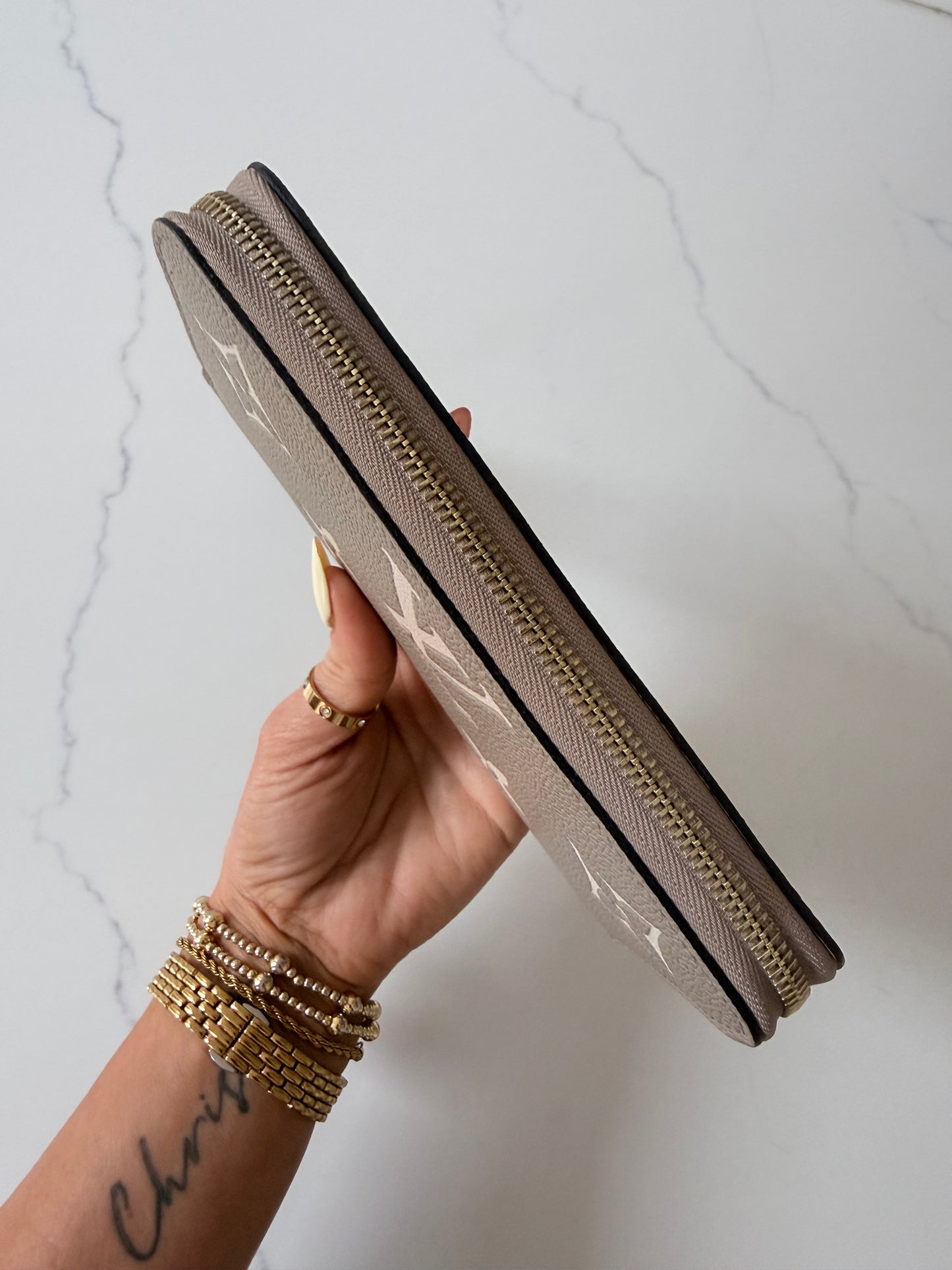 Louis Vuitton Zippy Wallet Leather Empreinte Dove/Cream