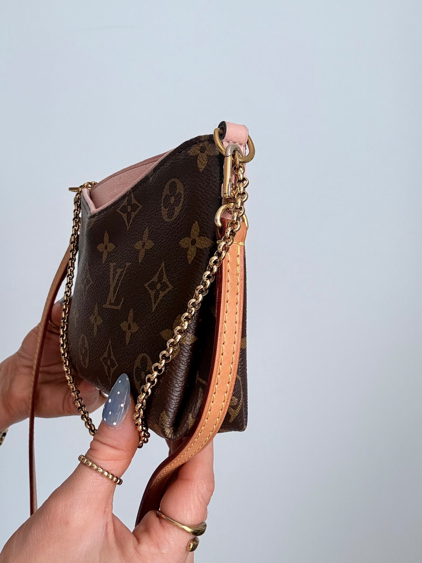 Louis Vuitton Monogram Pallas Clutch Rose Poudre