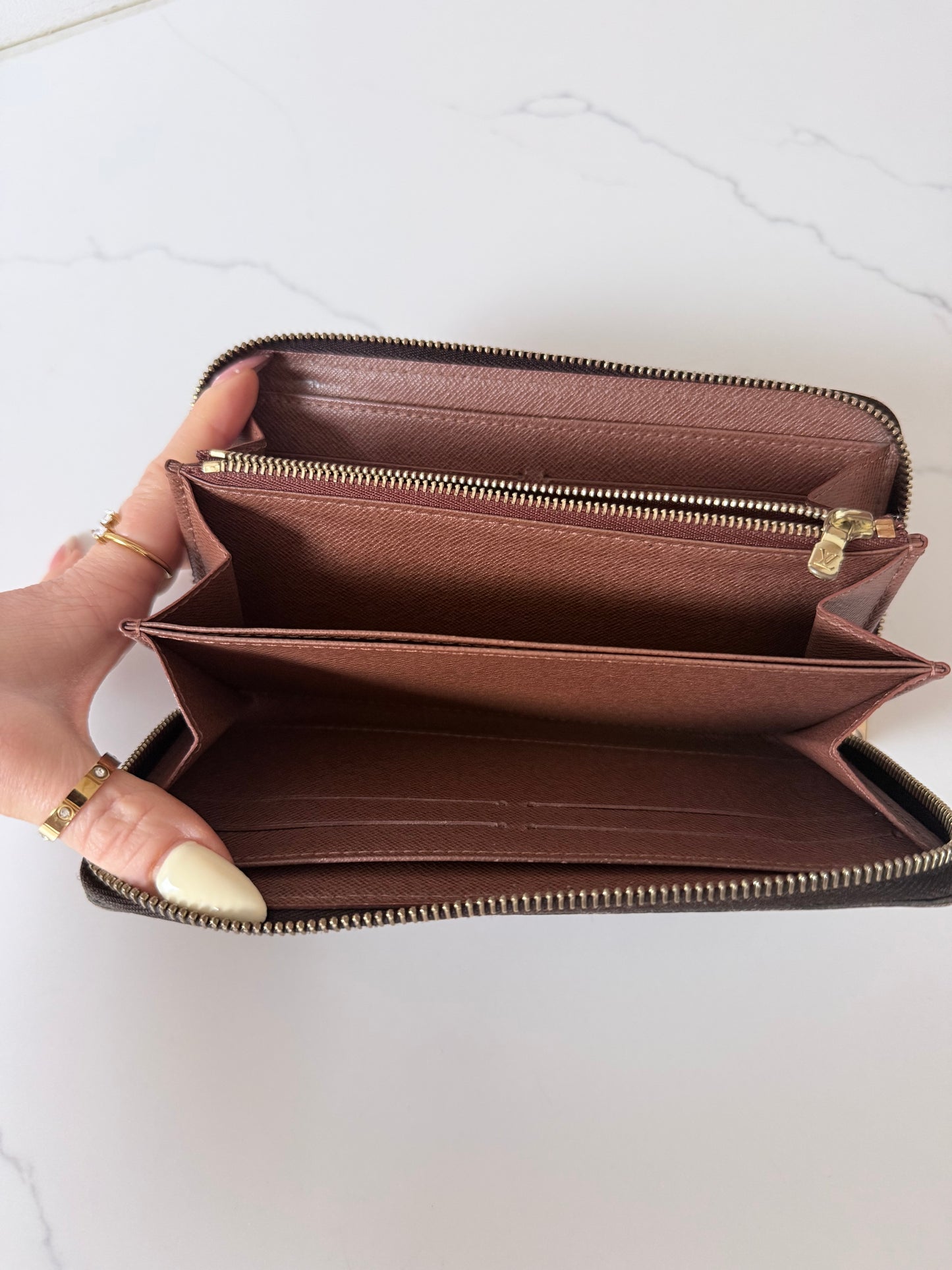 Louis Vuitton Monogram Zippy Wallet