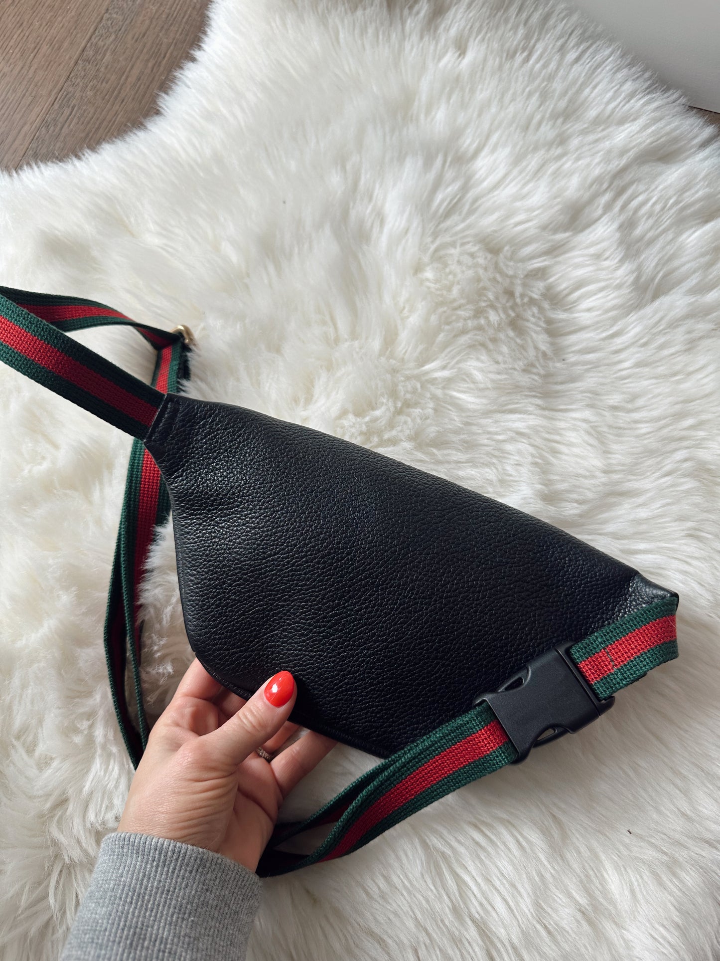 GUCCI Black Leather Logo Beltbag