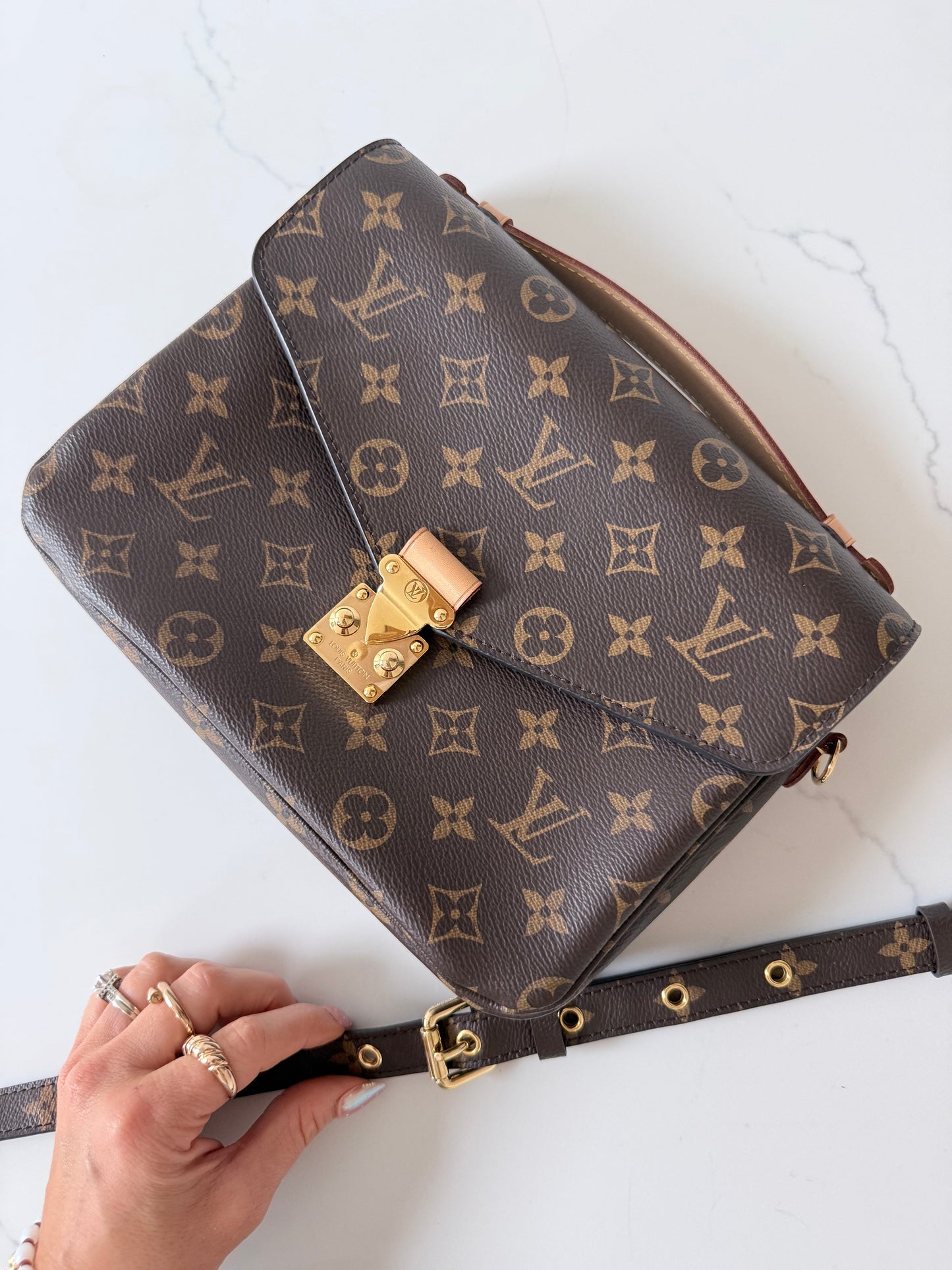 Louis Vuitton Pochette Métis Monogram