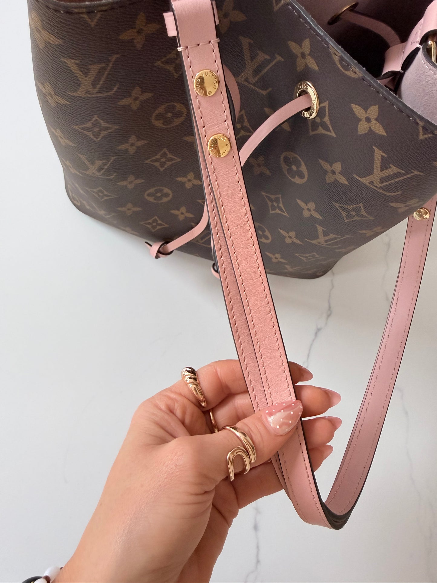Louis Vuitton NeoNoe Monogram Pink