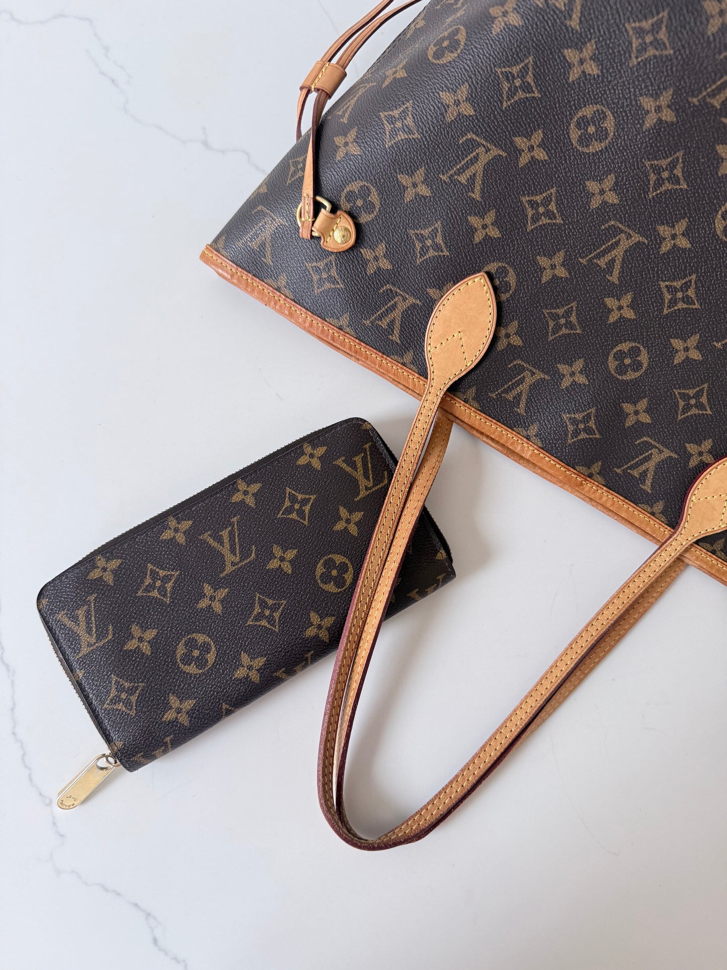 Louis Vuitton Monogram Zippy Wallet