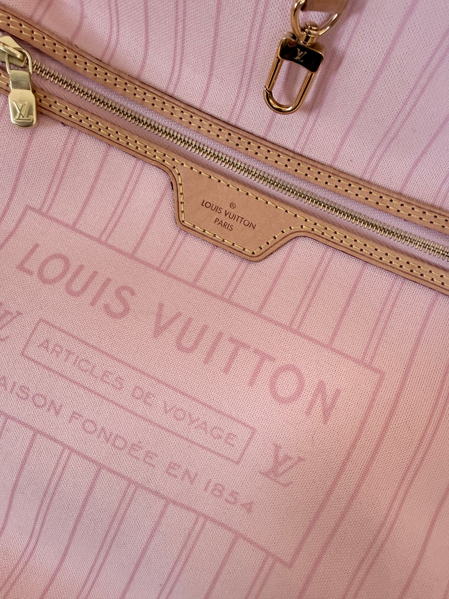 Louis Vuitton Neverfull Damier Azur Rose MM