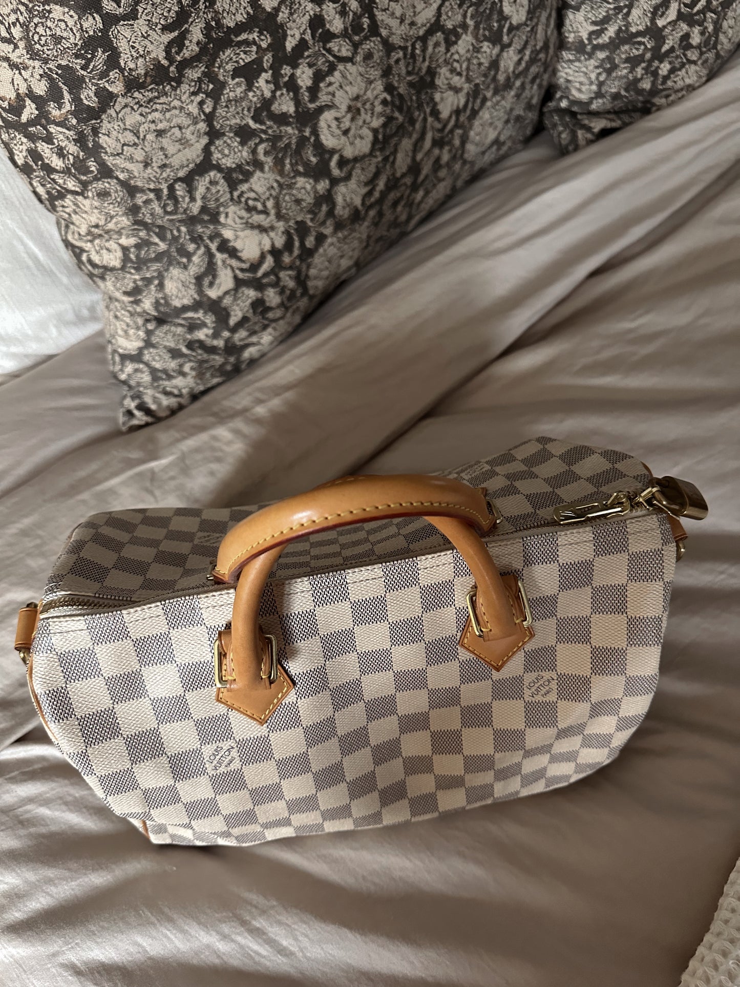 Louis Vuitton Speedy 30