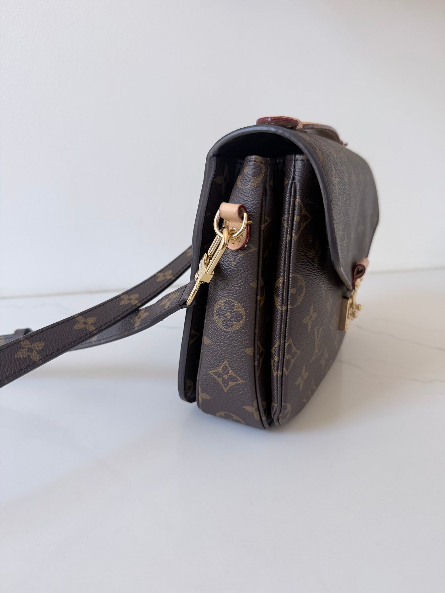 Louis Vuitton Pochette Métis Monogram
