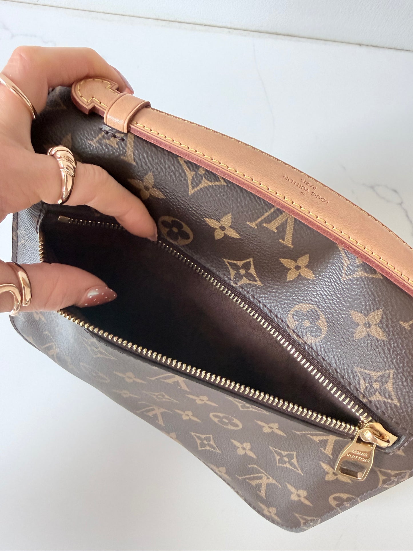 Louis Vuitton Pochette Métis Monogram